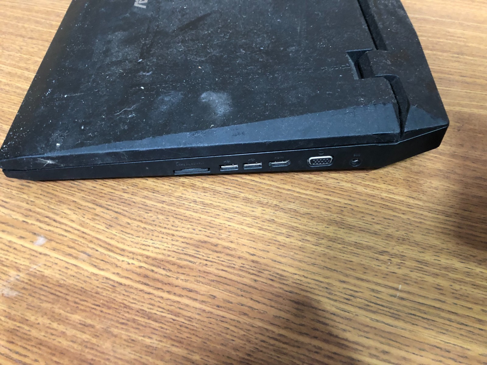 ASUS G73Jh Gaming Laptop – i7 – 8GB Ram – Radeon HD 5800 – 240GB SSD – STICKY