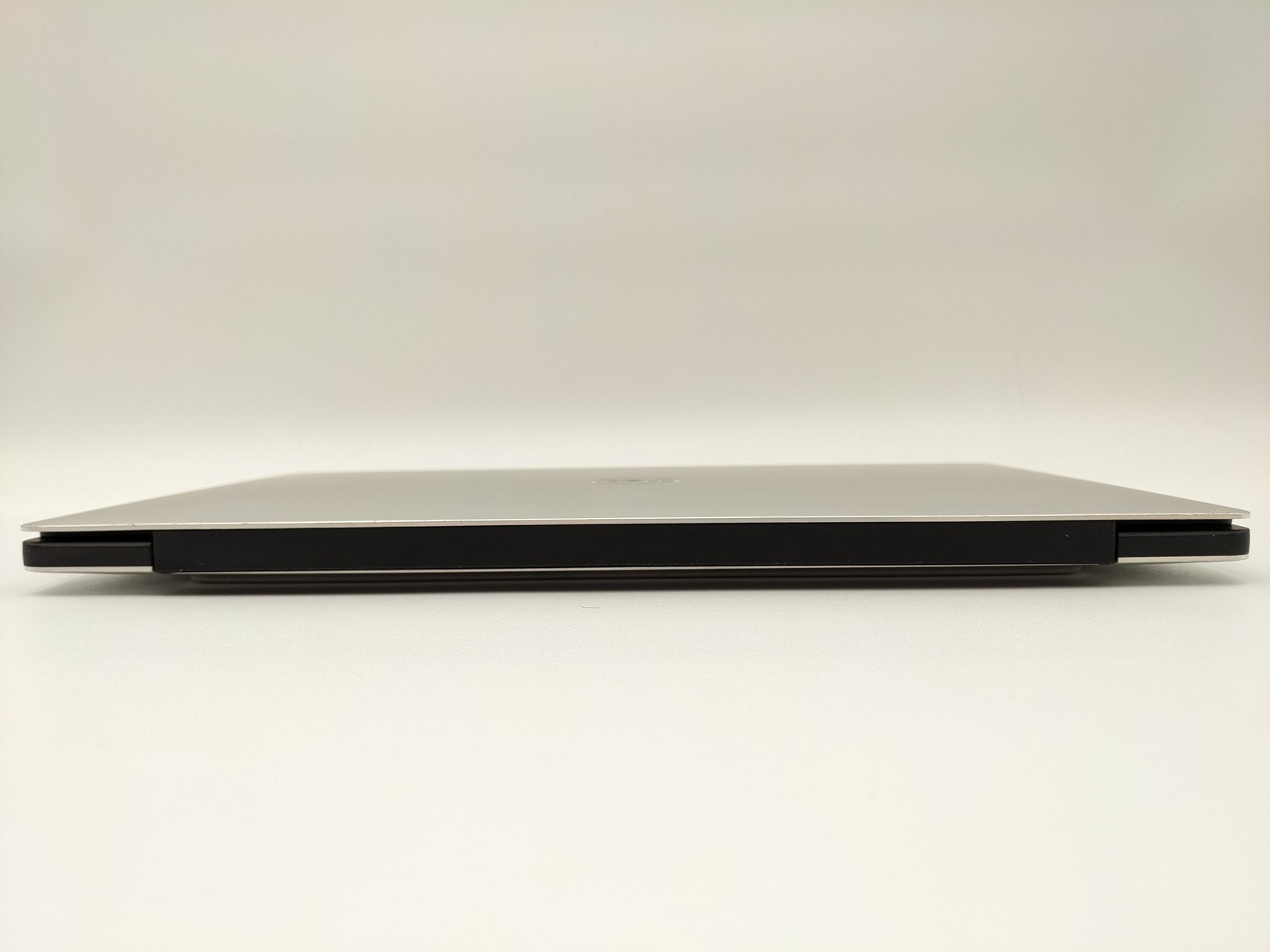 Dell XPS 9370 13″ UHD 4K Touch I7-8550U 512GB 16GB W11P Backlit FP Reader IRCam