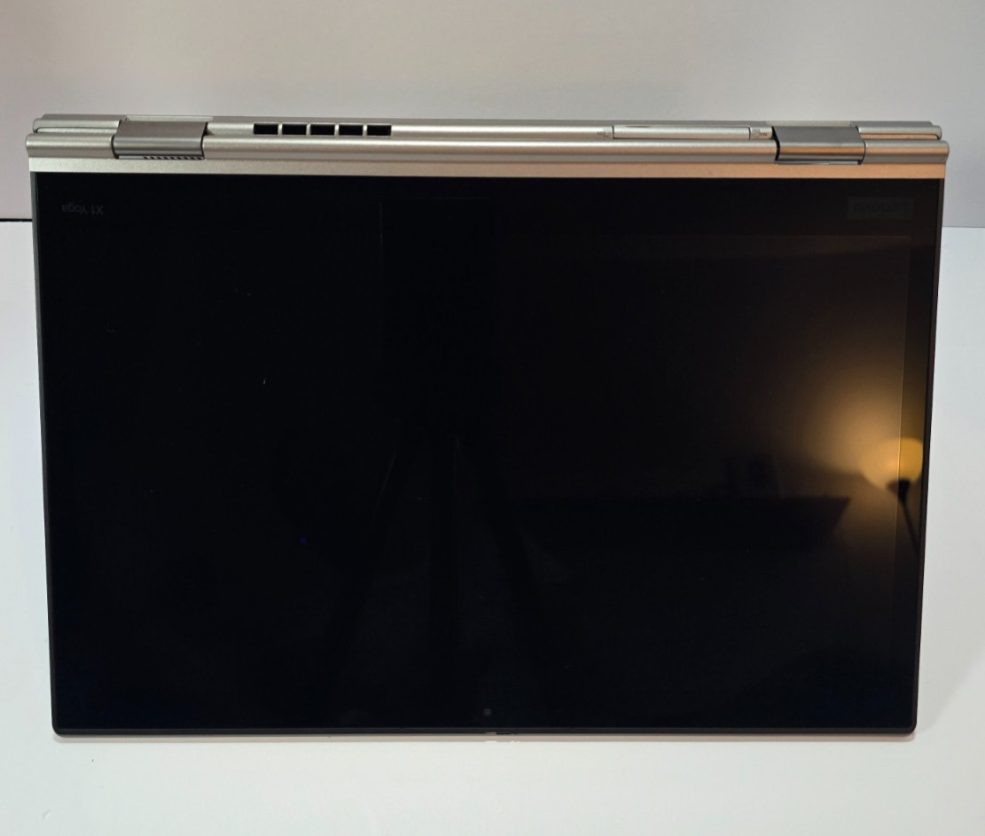 Lenovo ThinkPad X1 Yoga 3rd Gen i7-8650U, 16GB RAM, 512GB NVMe SSD, Charger