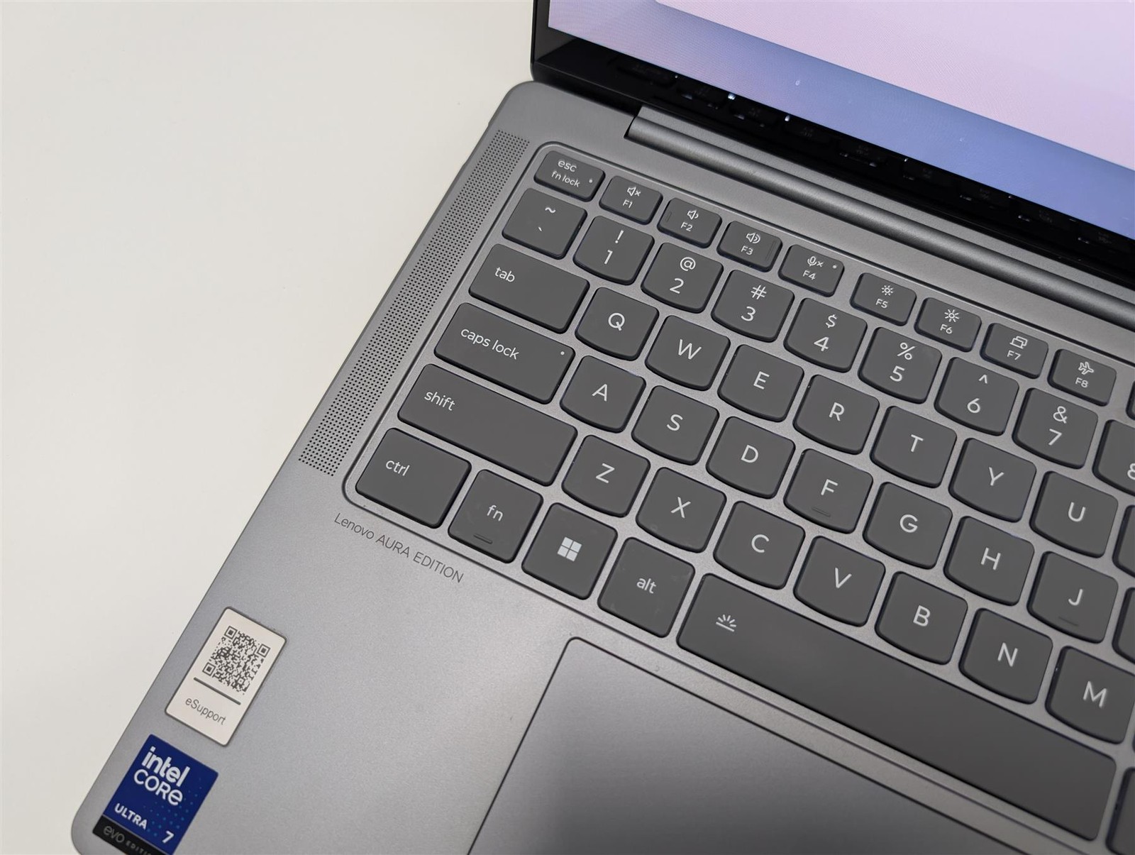 Lenovo Slim 7 14″ Core Ultra 7 258V 32GB 1TB SSD Arc 14 Luna Grey Used-Very Good