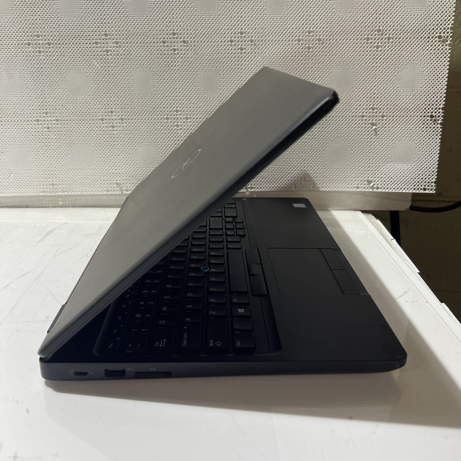 DELL LATITUDE 5591 i5-8300H@2.30GHz 12GB RAM 256GB SSD W11P WCHARGER *READ