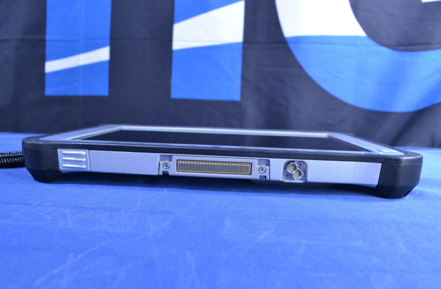 Panasonic FZ-G1 ToughPad with Docking Station i5-6300U/8GB/256GB/No OS (J070902)