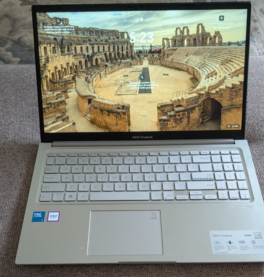 USED ASUS Vivobook 15 – 16GB RAM – 1TB Storage – Trackpad Not Fully Responsive