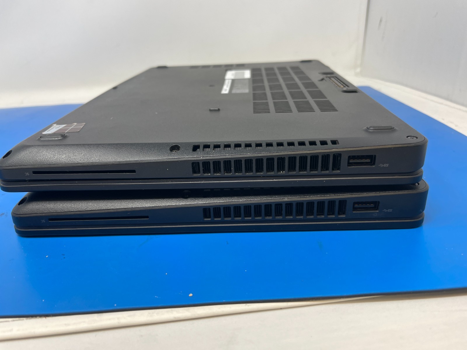 FOR PARTS: Lot of 2 Dell Latitude E5470 14″ i5-6300U@3GHz, varying SSD, 8 GB RAM