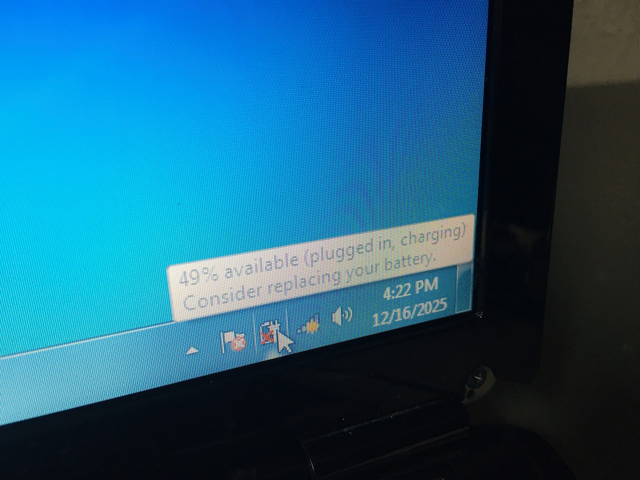 Dell Inspiron 1545 Pentium Dual-Core T4200 2GB 250GB Windows 7 Pro Optical DVD