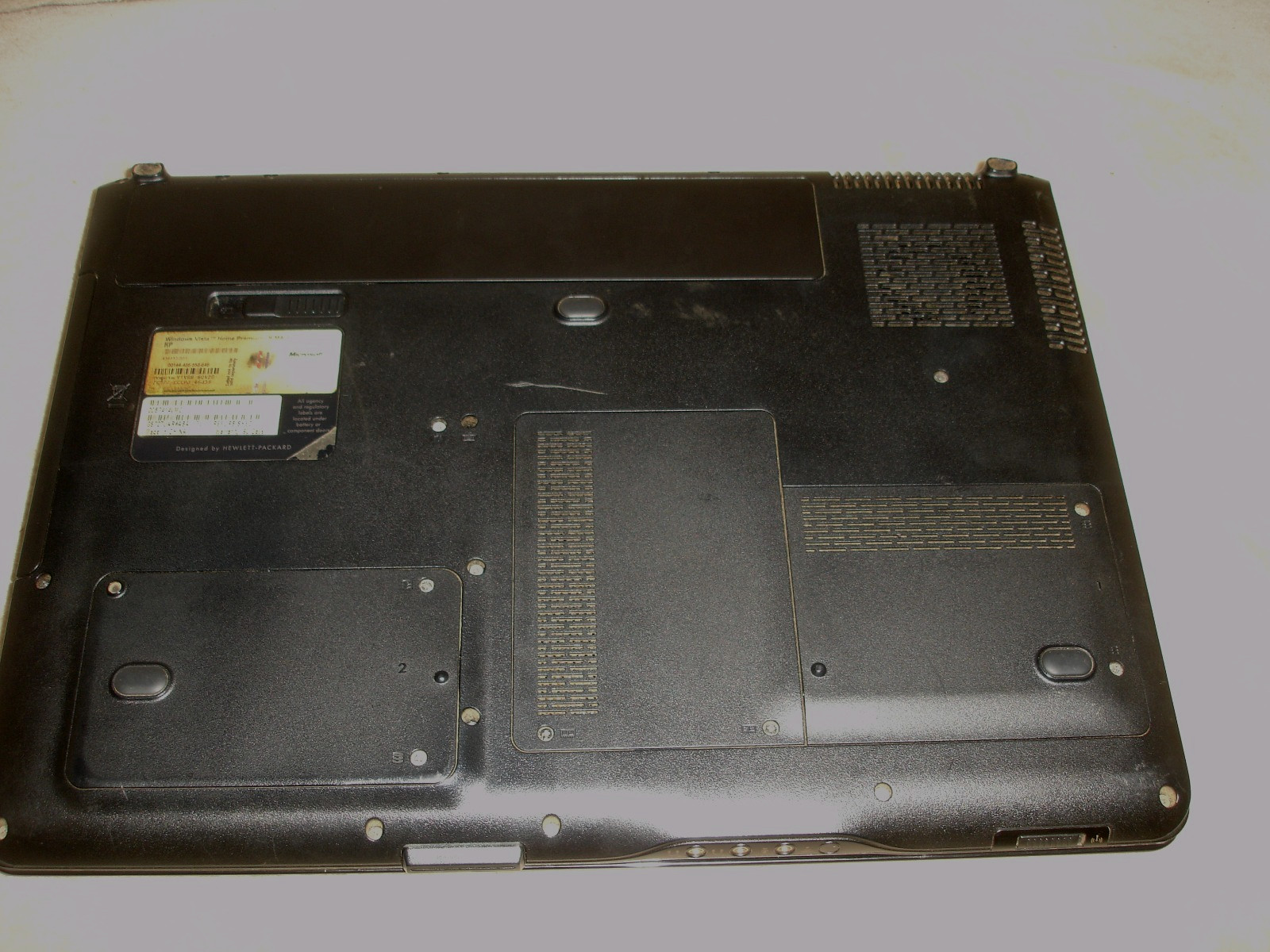 HP Pavilion DV9500 Laptop AMD Turion 64 X2 120 GB HD 2GB RAM Vista AC Adapter