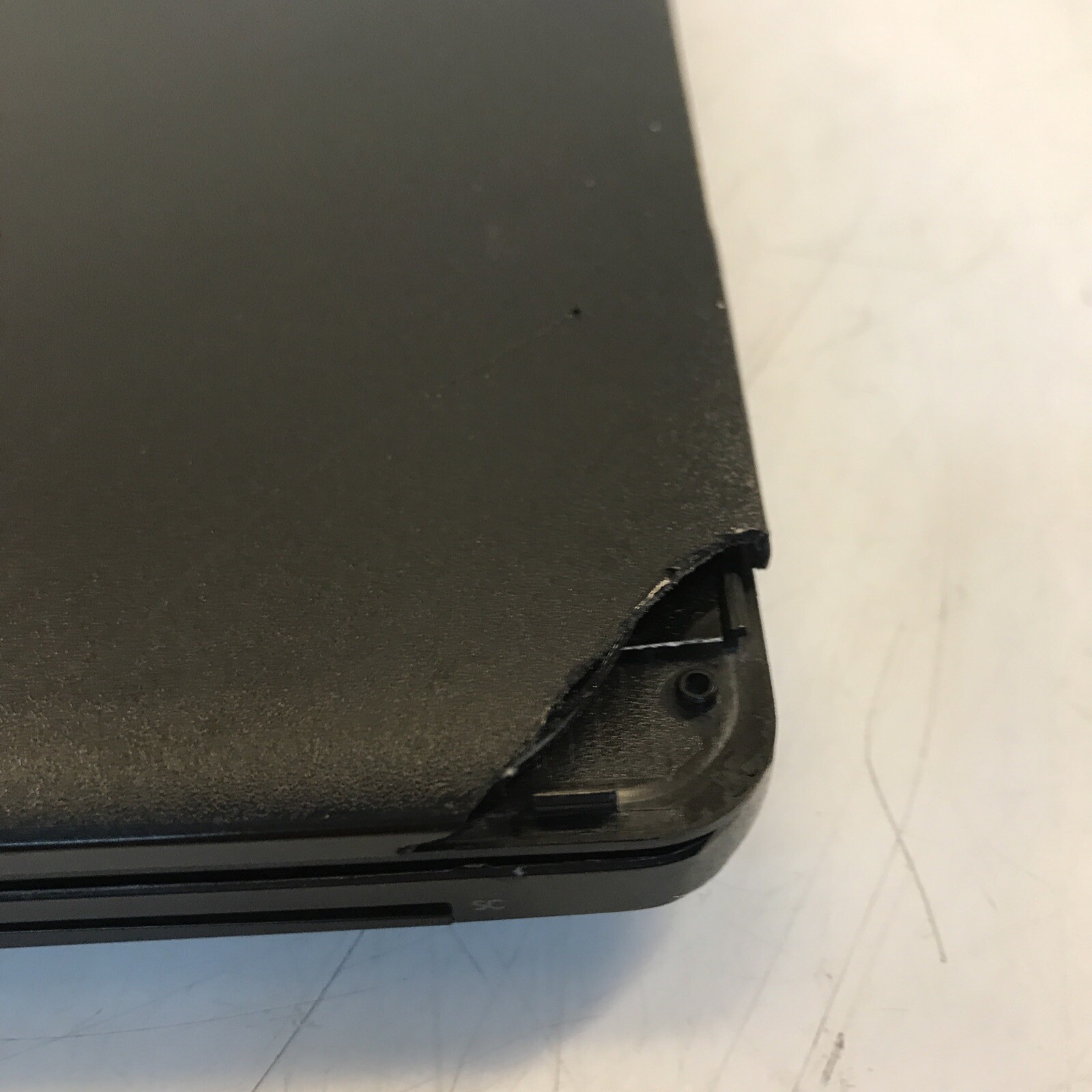 Dell Latitude E5570 unknown CPU No RAM No HDD/battery does not power on