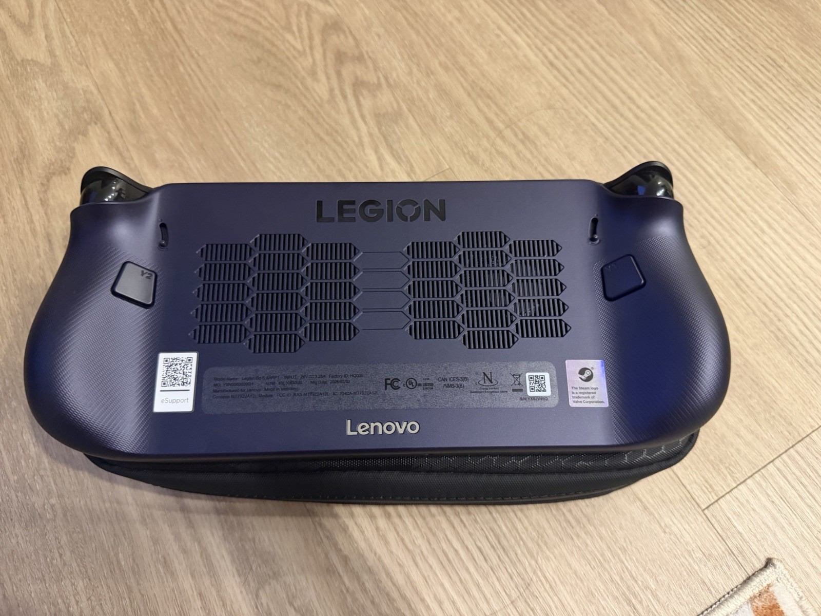 Lenovo Legion Go S Z2 Go, 16GB RAM, 512GB SSD, SteamOS – Dock & Case Included