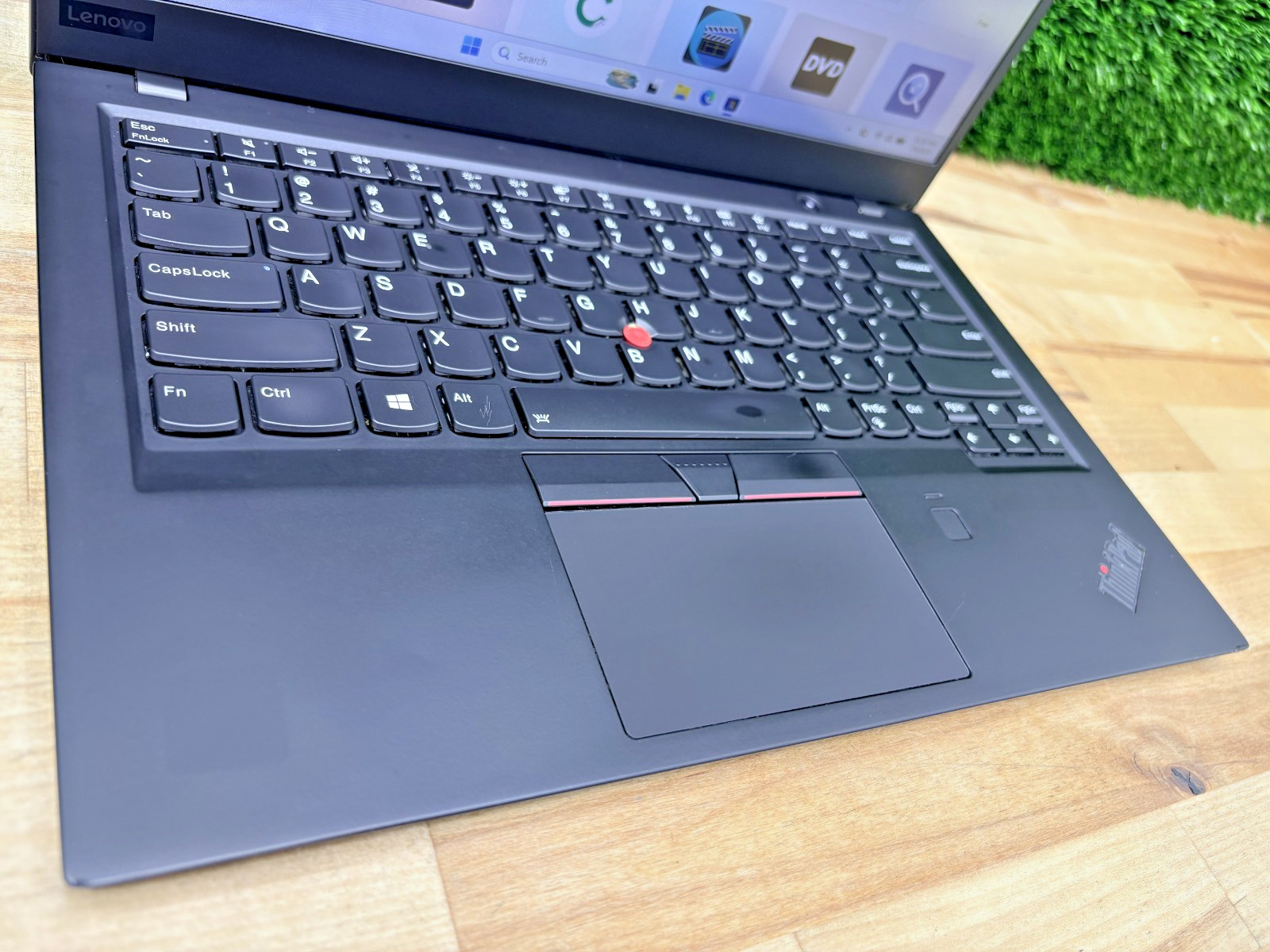 Lenovo ThinkPad X1 Carbon Gen 6 Intel i7-8th Gen 16GB RAM 256GB SSD Win 11 Pro*