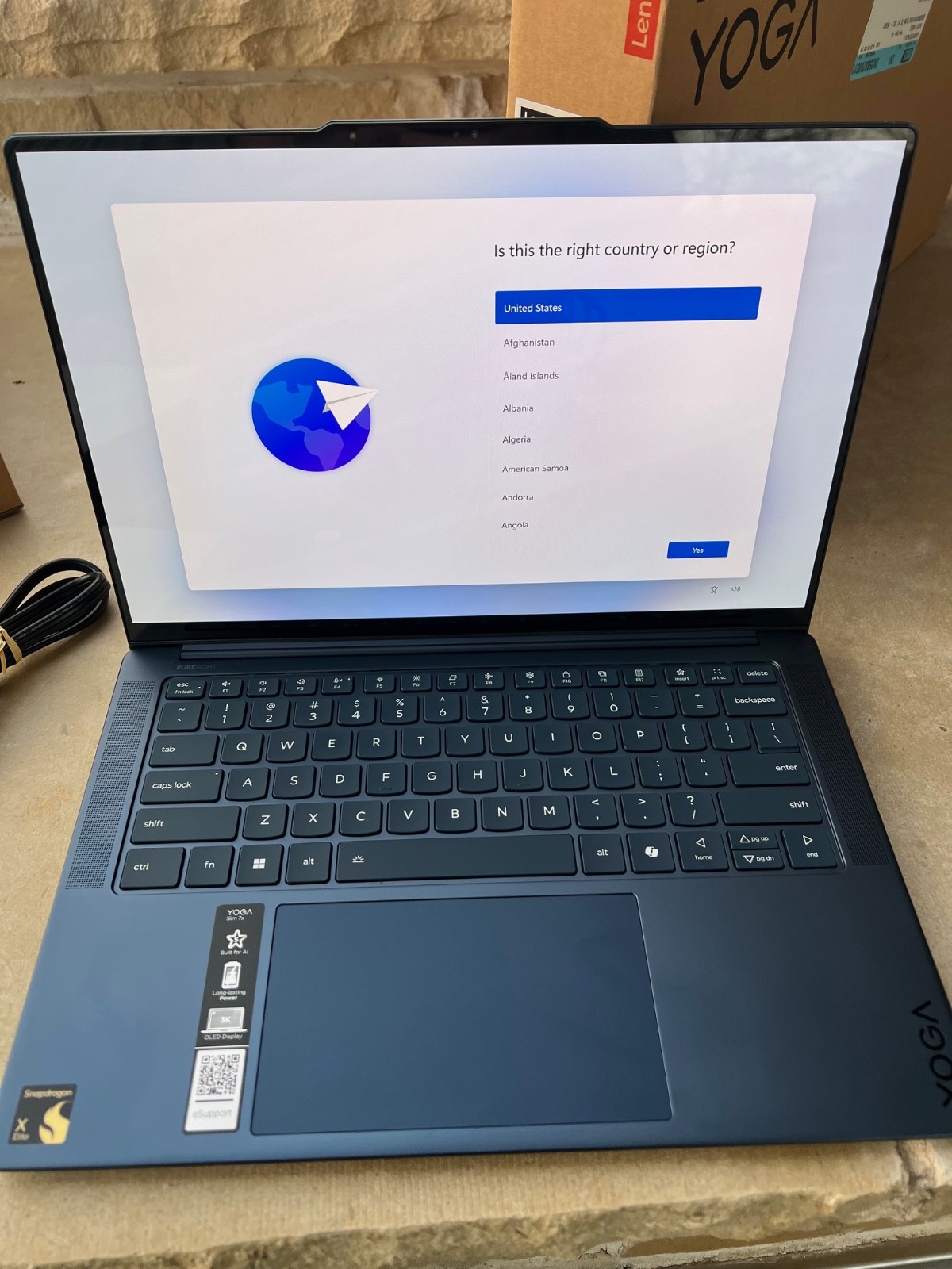 Lenovo Yoga Slim 7x 14.5″ Snapdragon X Elite X1E-78-100 16GB 512GB SSD W11H