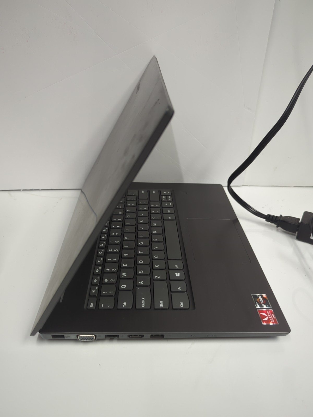 Lenovo V330-14ARR 14″ LAPTOP AMD Ryzen 5 2500U/12GB RAM/256GB SSD/Win10(*READ) –
