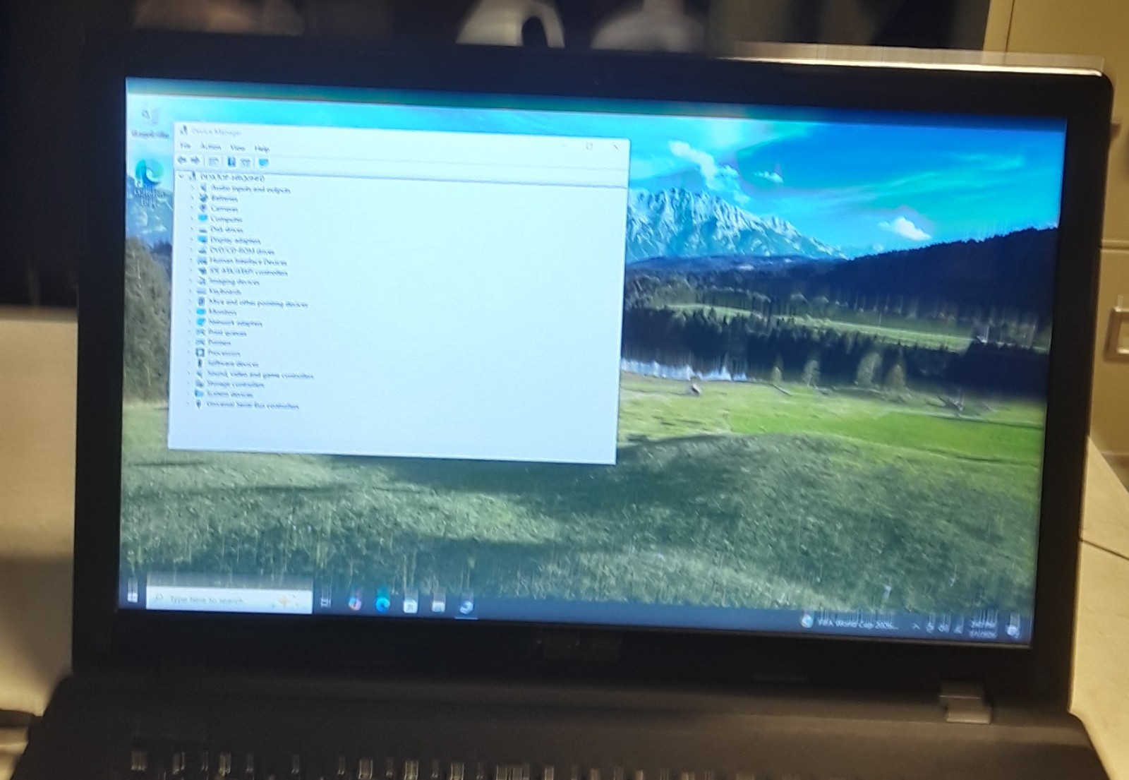 Windows 10 MINT ASUS F75A 17.3″ Intel Core i3 2.30GHz 8GB RAM 500GB and Charger
