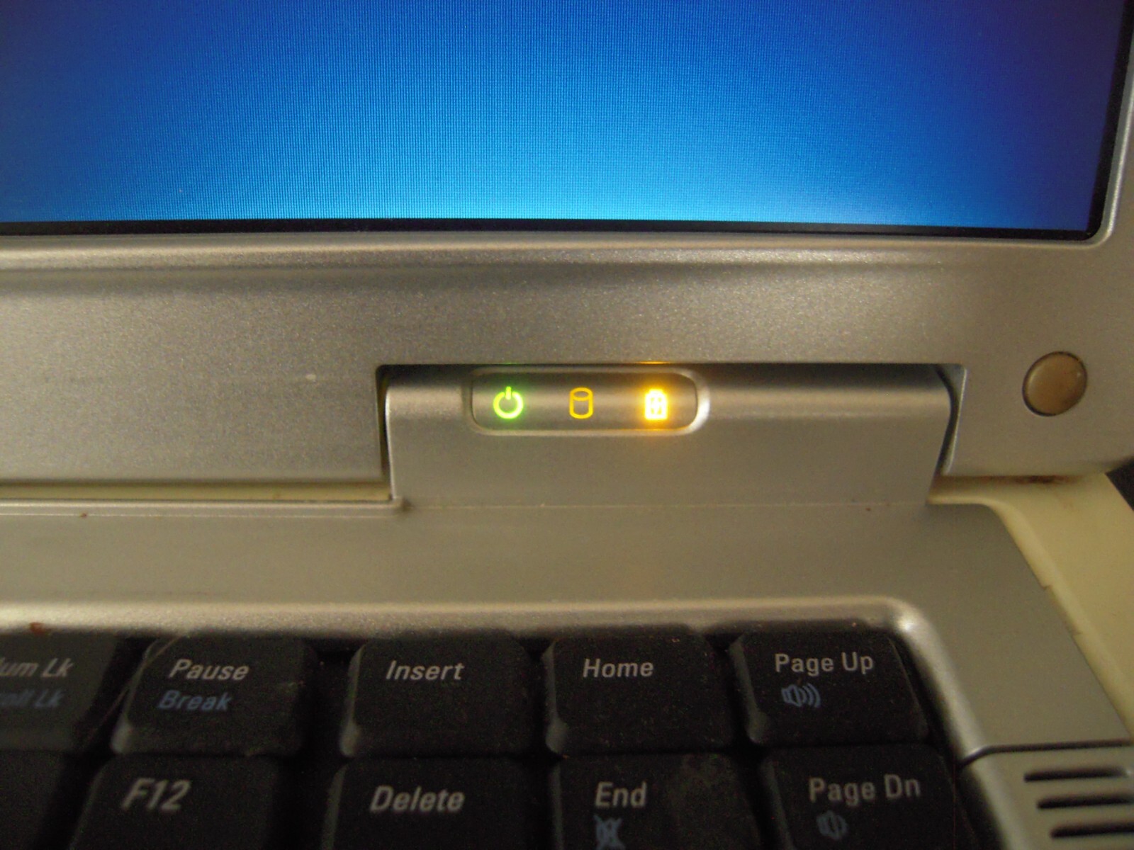 DELL INSPIRON 6K 15.4″ LCD WINDOWS XP INTEL CENTRINO CHIP (FOR PARTS OR REPAIR)