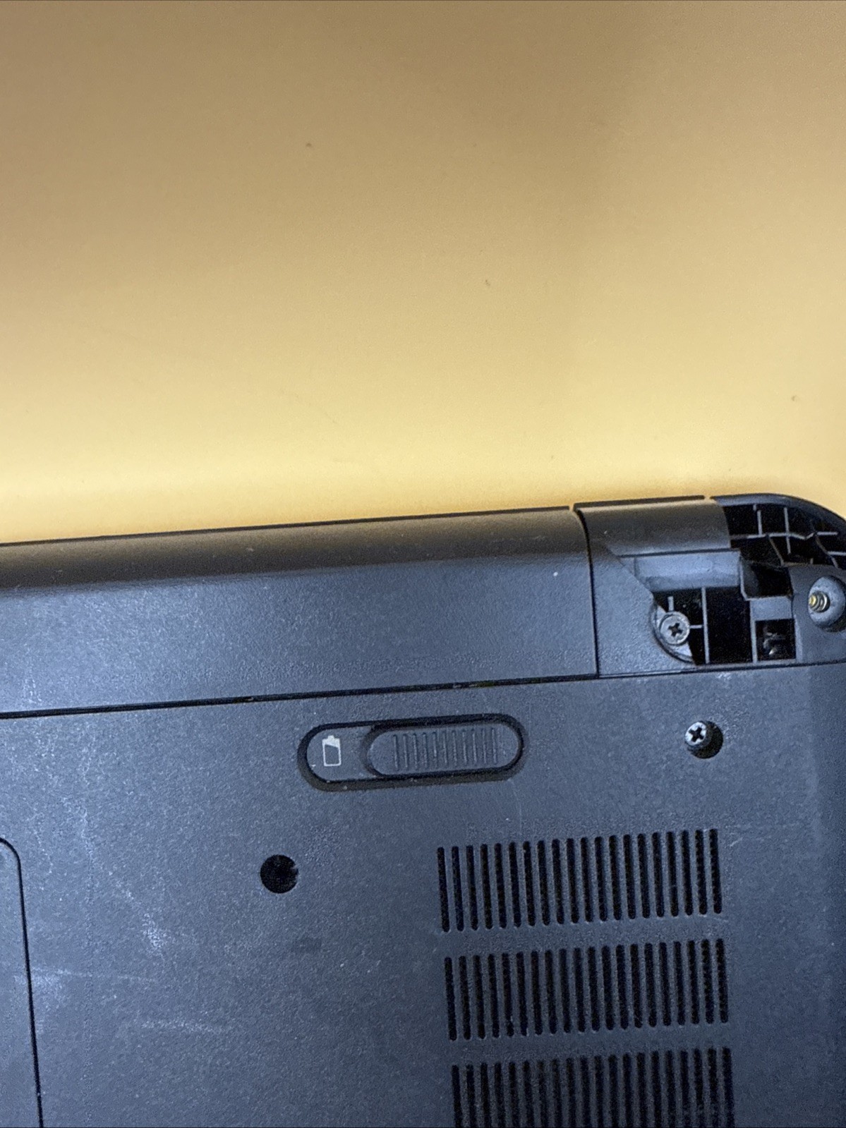 HP Envy 17-3290NR 17.3″ i7-3720QM, 8GB Ram, Beats Audio, AMD Radeon 7800M,READ