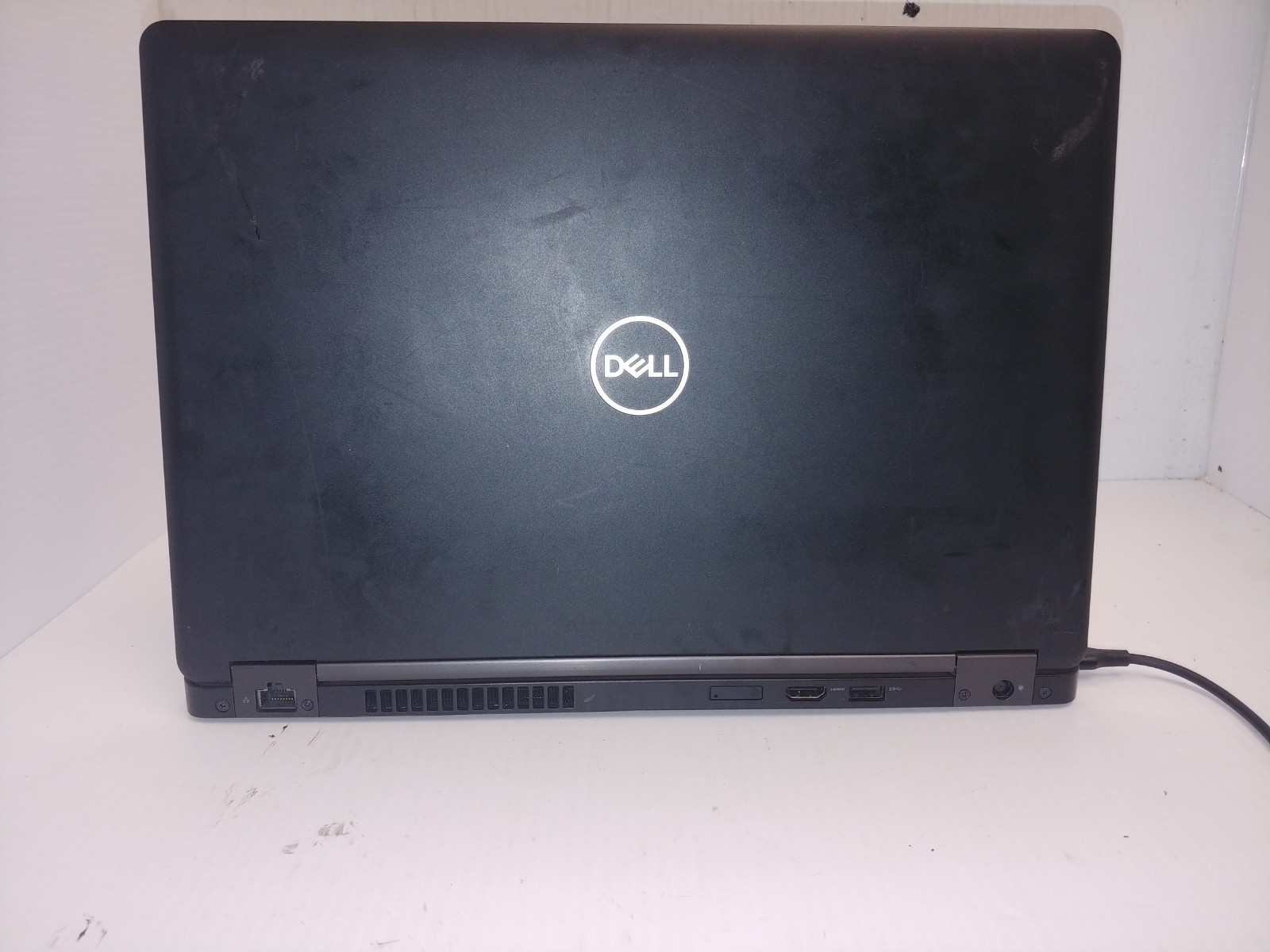 Dell 5490 Latitude 14-Inches i7-8650U 8GB RAM 256GB SSD Laptop