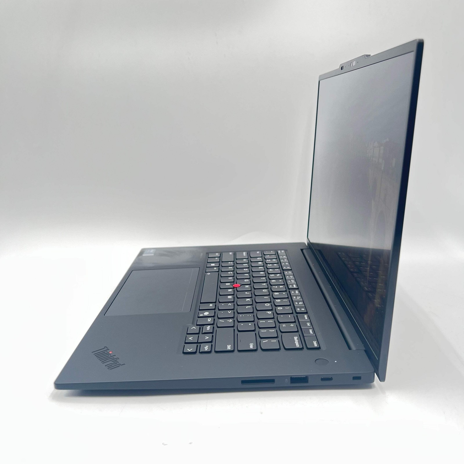 Lenovo ThinkPad P1 Gen7 Laptop Ultra 9 32GB 1TB RTX 4070 Mint – 100% battery