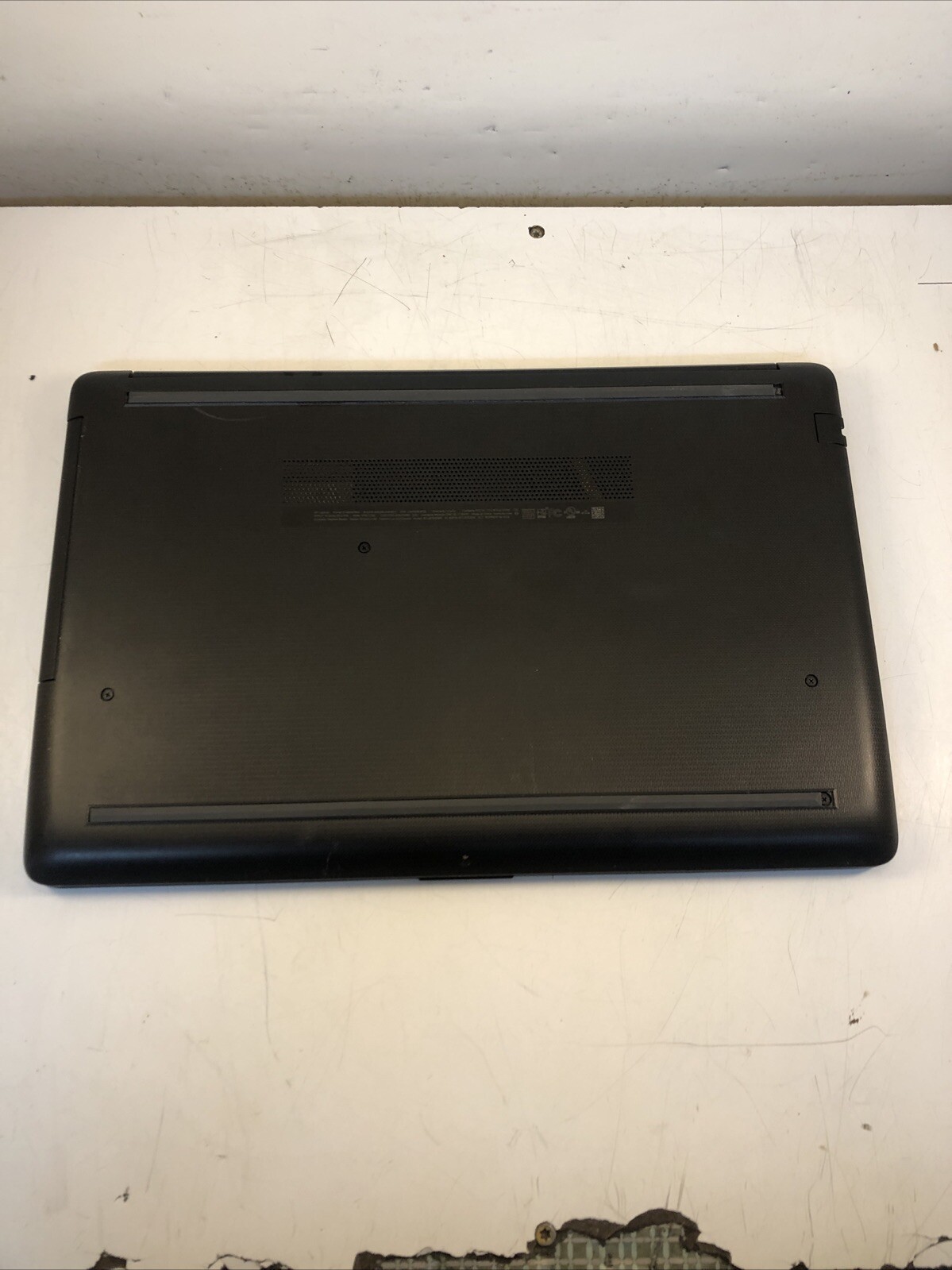 HP 15-db0011dx 15″ AMD Radeon A6-9225 2.60 GHz 8GB No HDD boot to bios