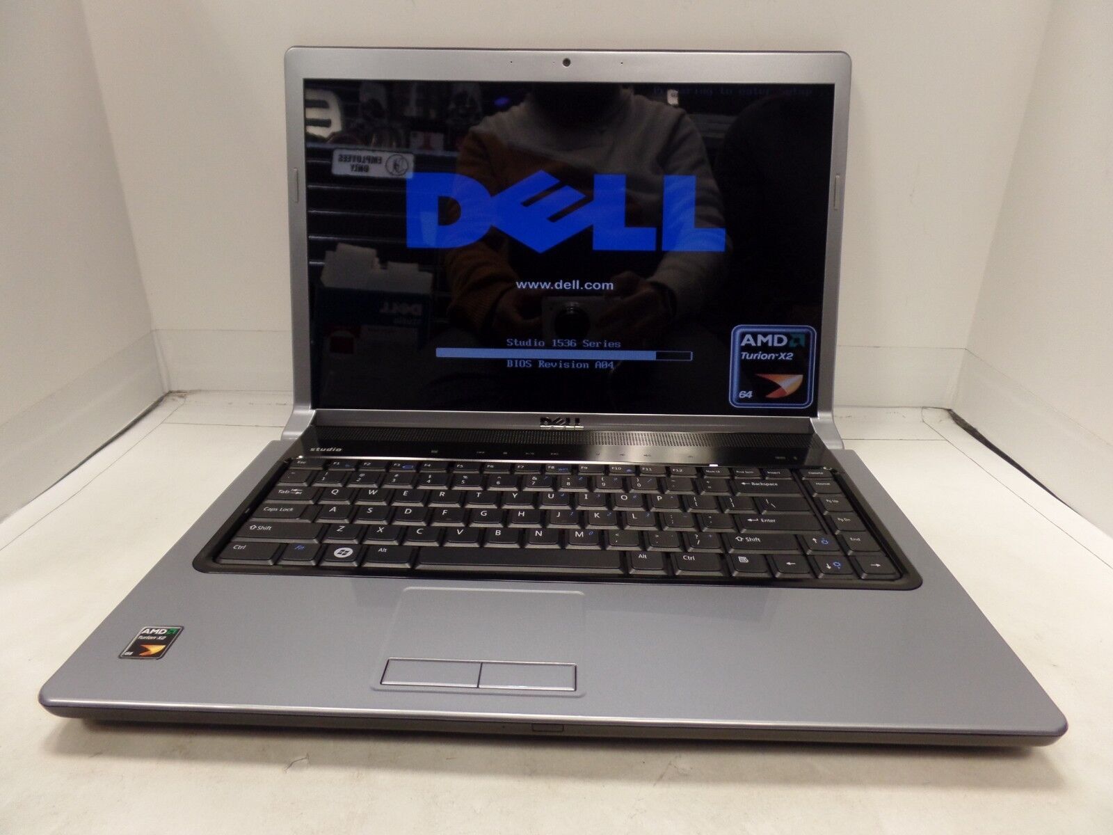 DELL STUDIO 1536 Ruby Red Turion X2 2.2Ghz 2GB 0 HDD IN MINT *AS IS NOT WORKING*