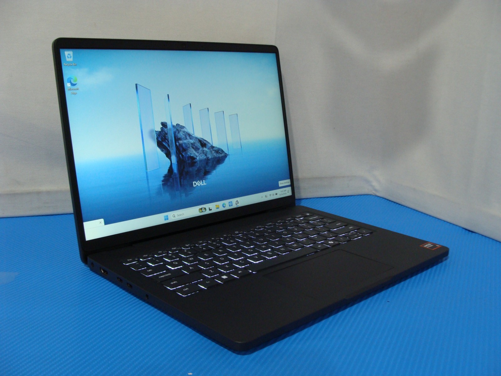 Dell Pro 14 PC14255 14″ FHD+ AMD RYZEN 5 220 3.2GHz 8GB 256GB 740M Win 11Pro +PA