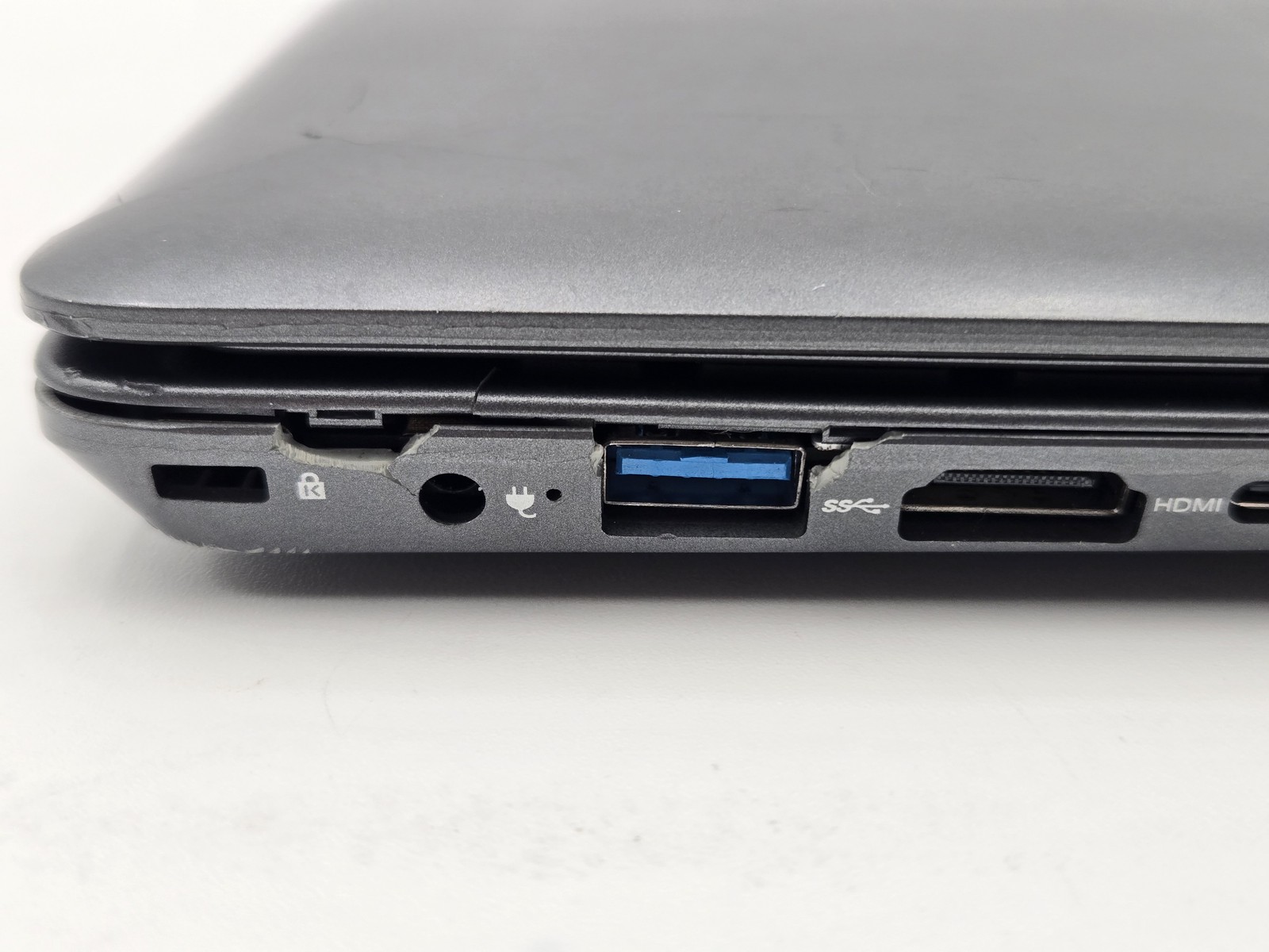 Gateway GWNC31514-BK 15.6″ i3-1115G4 Barebones Shell No RAM SSD POSTs AS-IS