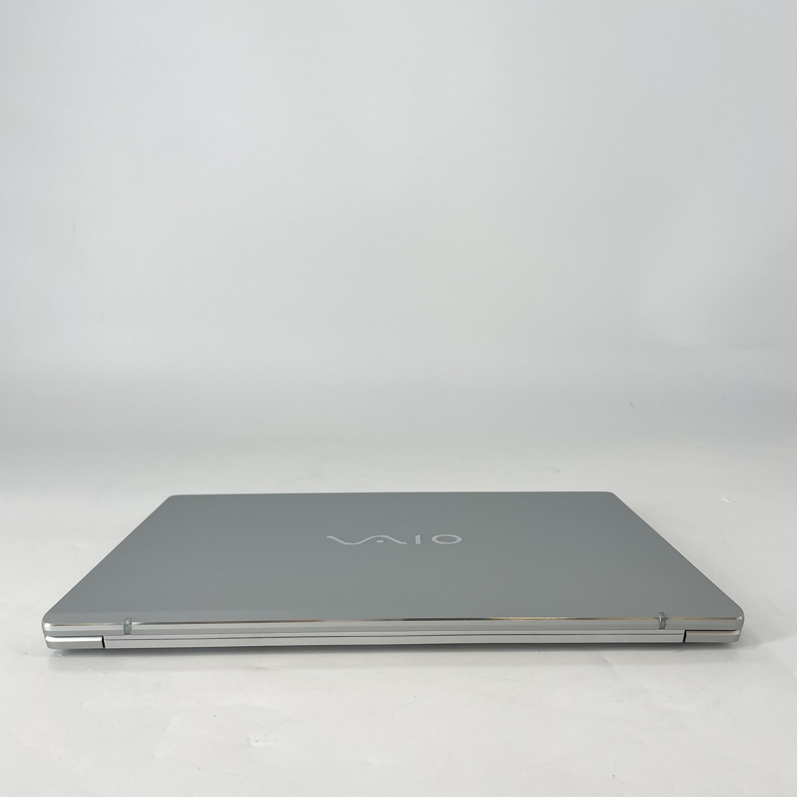 VAIO FS 14 Silver FHD+ i5-1235U 8GB RAM 1TB SSD Excellent