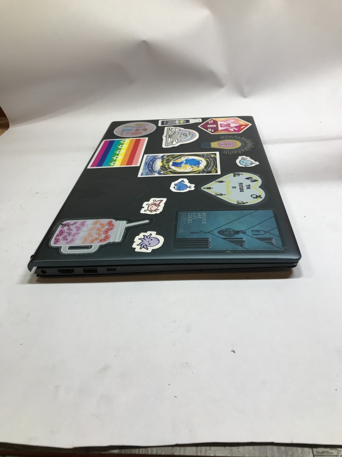 Dell Inspiron 5515 15″ AMD Ryzen 5 NO RAM NO HDD/OS For Parts READ DESCRIPTION