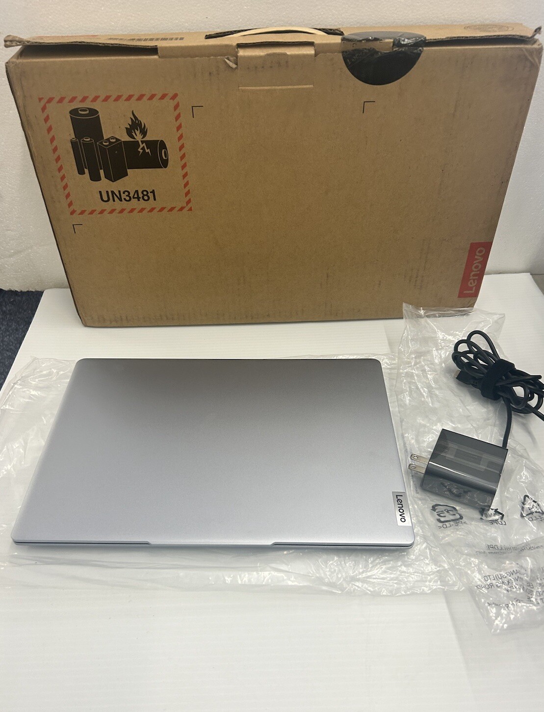 Lenovo Slim 7 14IRP8 14 2.8 K TS Intel i7-1360 2.3 Hz Ram 16 GB Windows 11 Grey