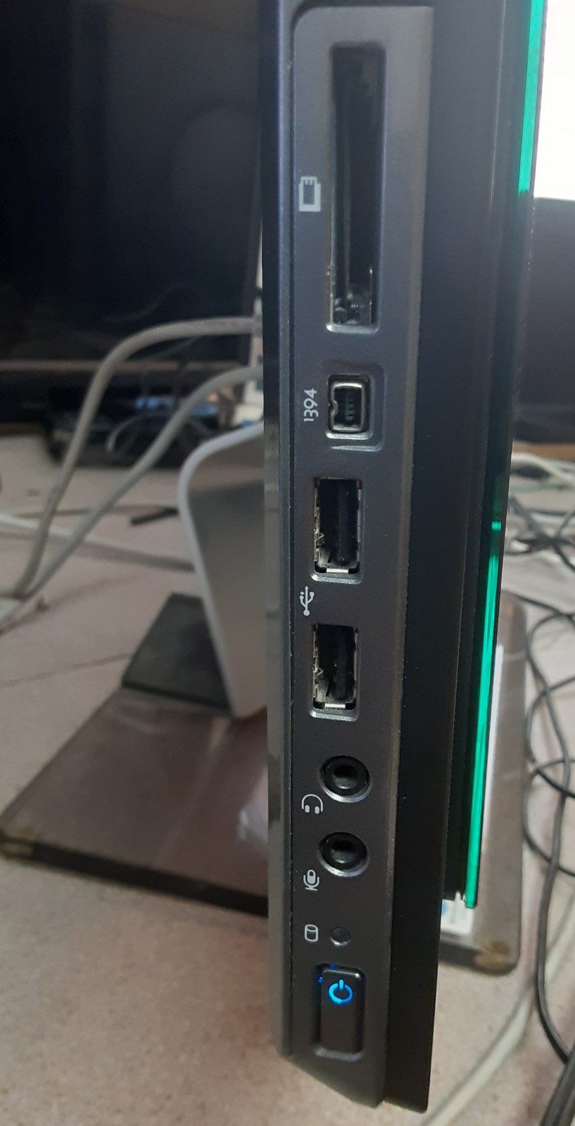 VINTAGE Dell XPS A2010 All-In-One Desktop Computer 2GB RAM, 500GB Hard Drive