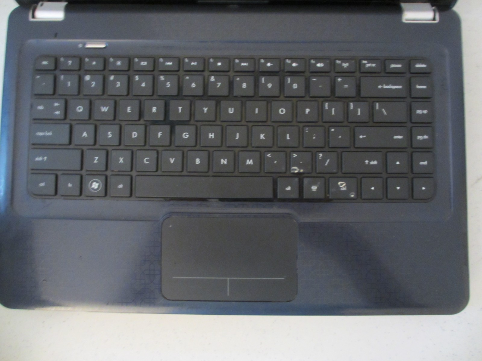 HP Pavilion dv5 Laptop/Notebook PC For Parts/Repair with AC Adapter, AMD 2.4GHz