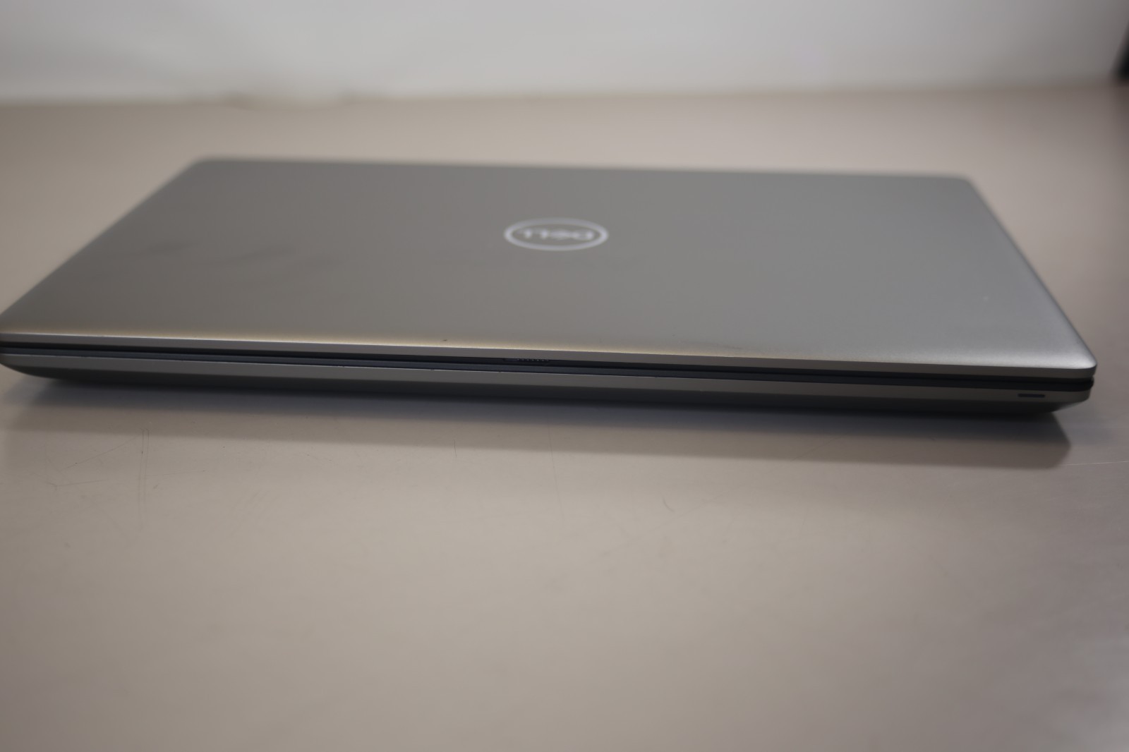 Dell Precision 7550 15.6″ FHD i9-10885H 16GB 256GB SSD nVIDIA T2000 Win11 Pro