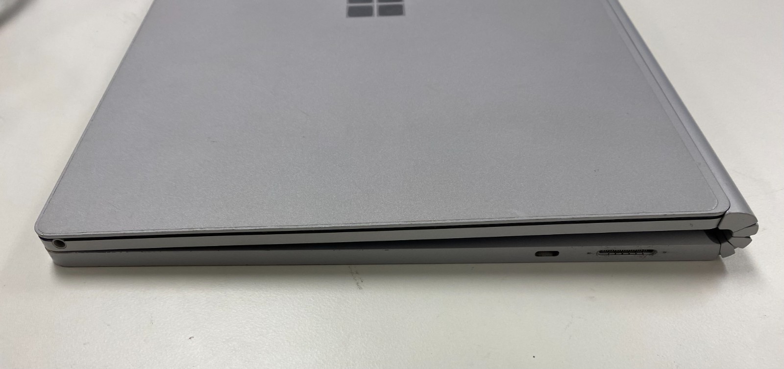 Microsoft Surface Book 3 15″ Core i7 1065G7 32GB RAM 1TB SSD no OS