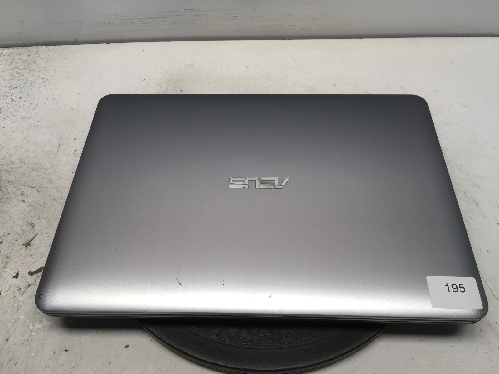 Asus VivoBook Max X441BA-CBA6A AMD A6-9225 2.6GHz 4 GB NO HDD No Batt