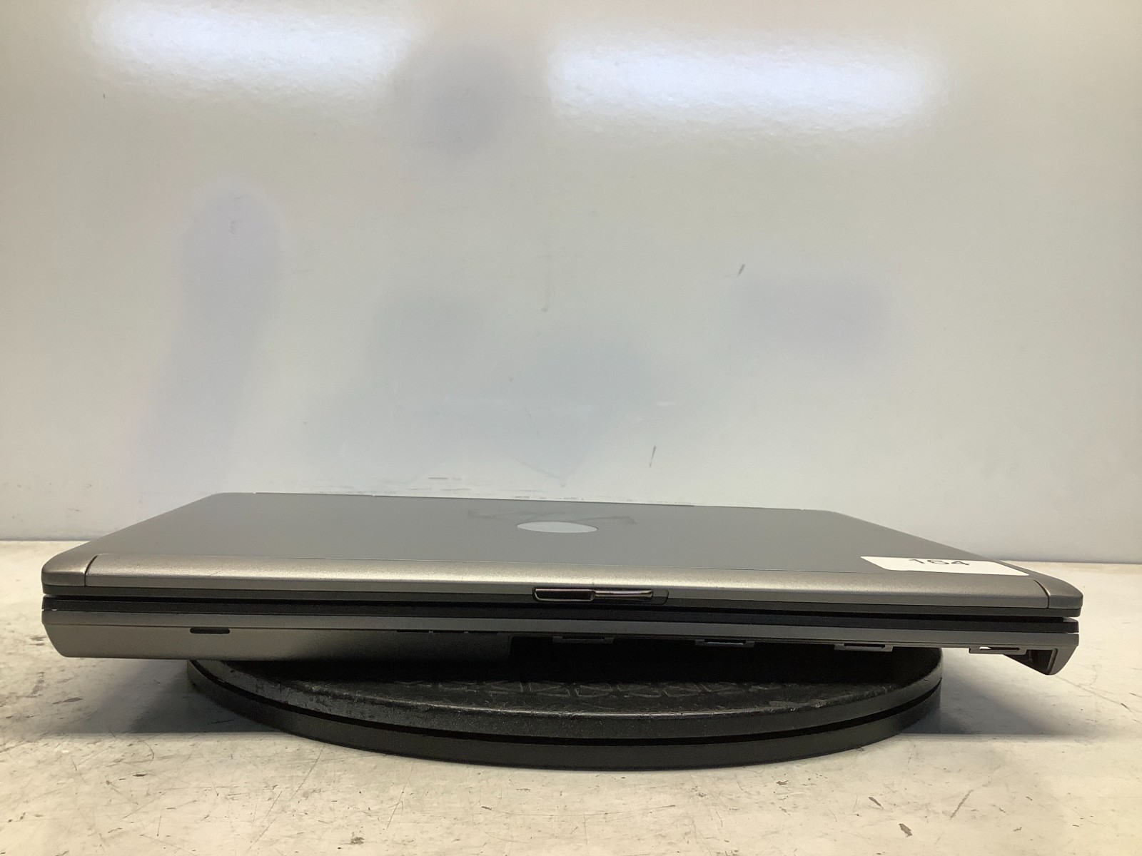 Dell Latitude D630 Intel Core 2 Duo 06FB 2.2GHz 2 GB 500GB WIN XP No Batt