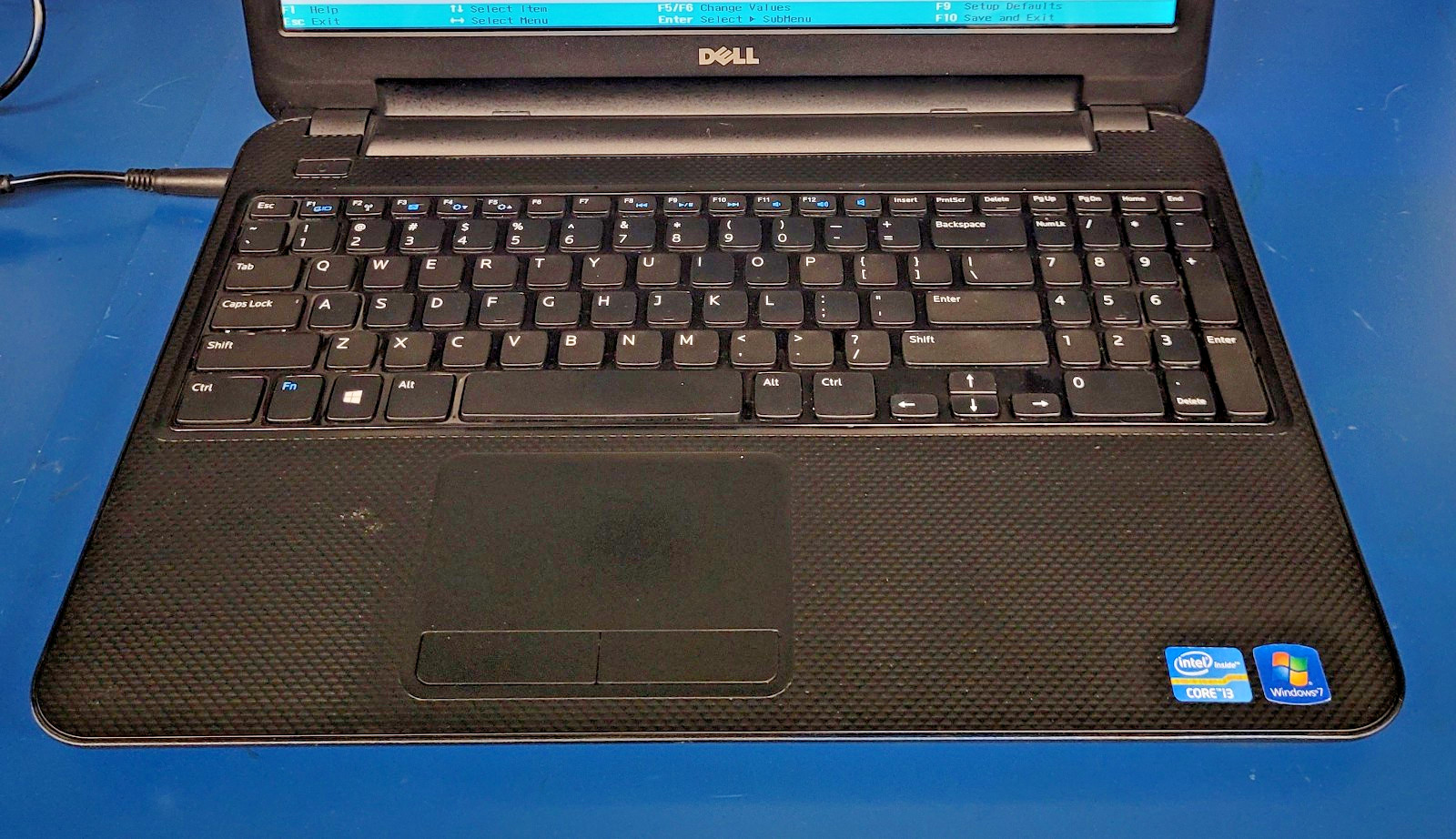 Dell Inspiron 15-3521 / Intel i3-3217 @1.80GHz / 4GB RAM 500 GB Windows 11