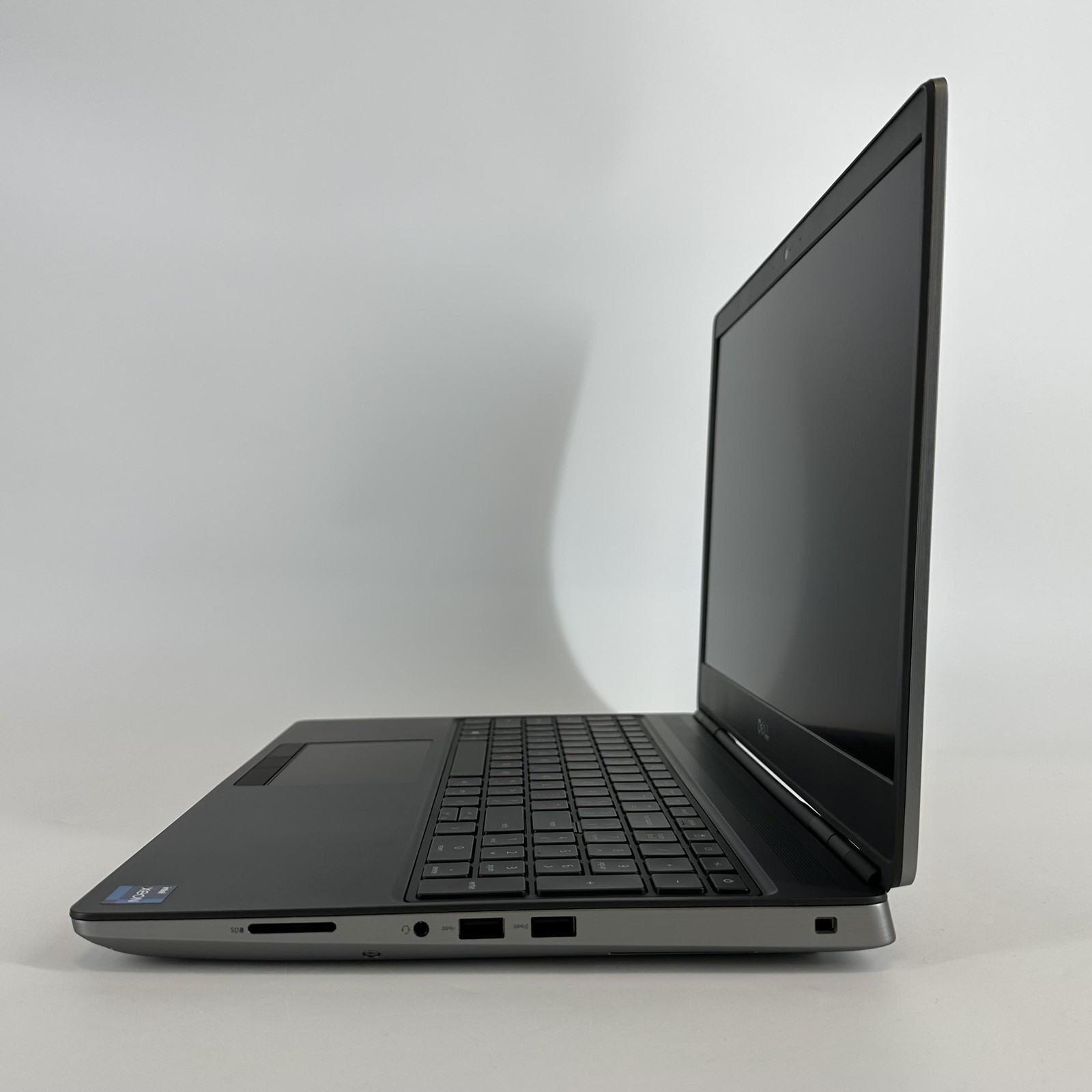 Dell Precision 7560 15.6 FHD Xeon W-11955M 32GB 512GB SSD RTX A2000 BENT FRAME