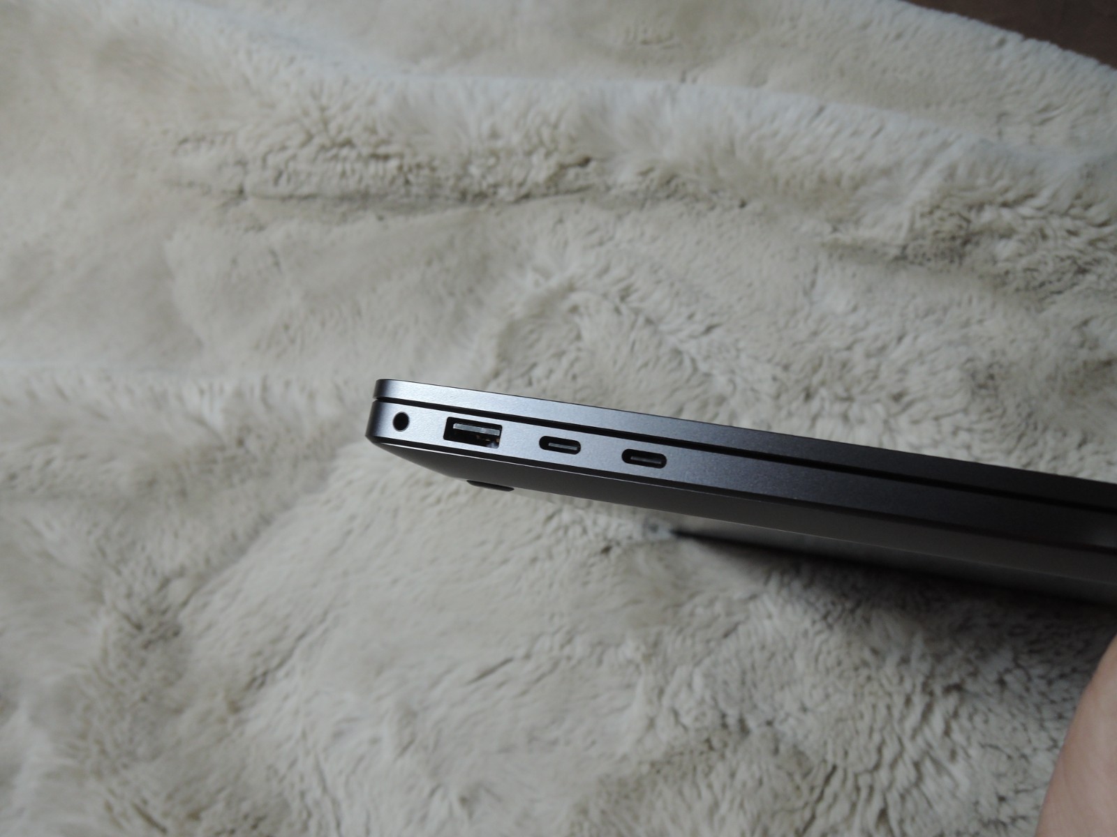 Microsoft Surface 15″ Laptop 7 BLACK 1TB SSD 64GB X1E 12 CORE 3.40 GHz Win 11