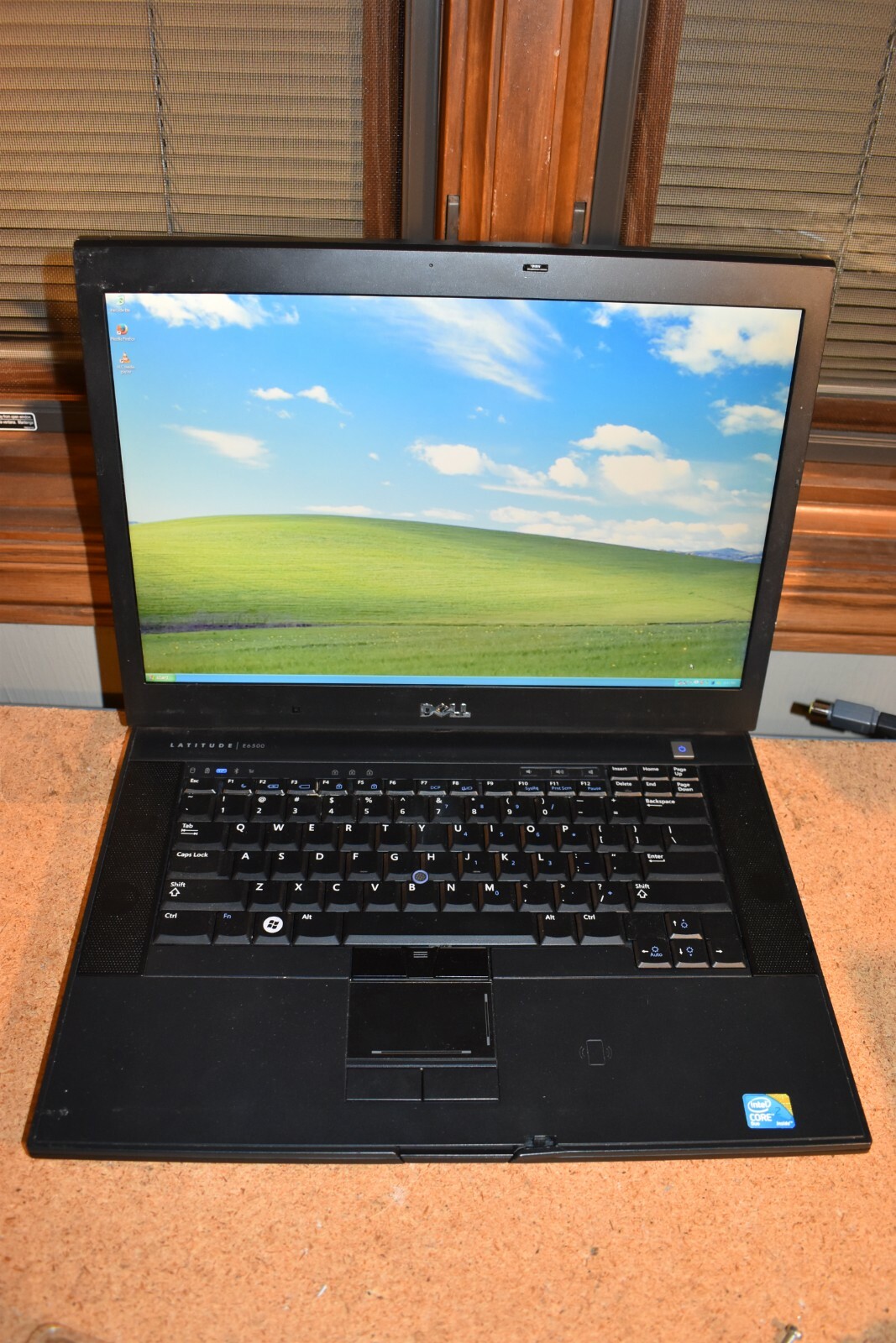 Dell Latitude E6500 P8600 2.4GHz 4GB 320GB WUXGA 1920×1200 Windows XP NVidia NVS