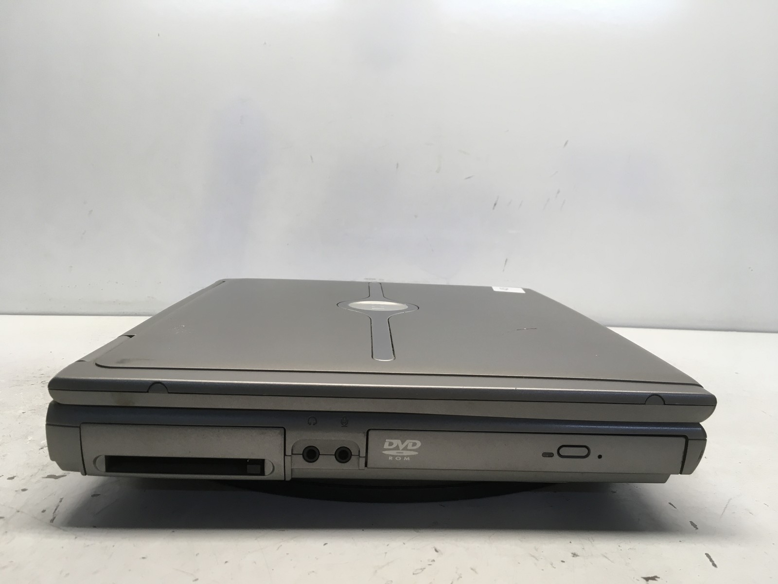 Dell Inspiron 1150 Intel Celeron 2.4GHz 256 MB NO HDD No Batt