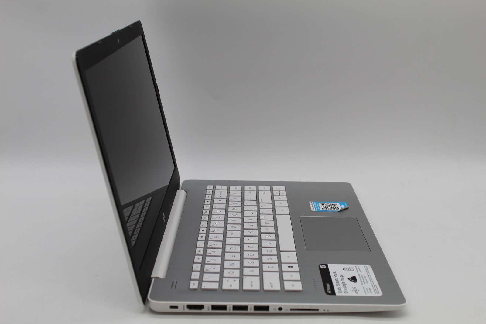 HP Stream 14-ds0030nr 14″ AMD A4-9120E 4GB 32 GB eMMC Diamond White PC1309777