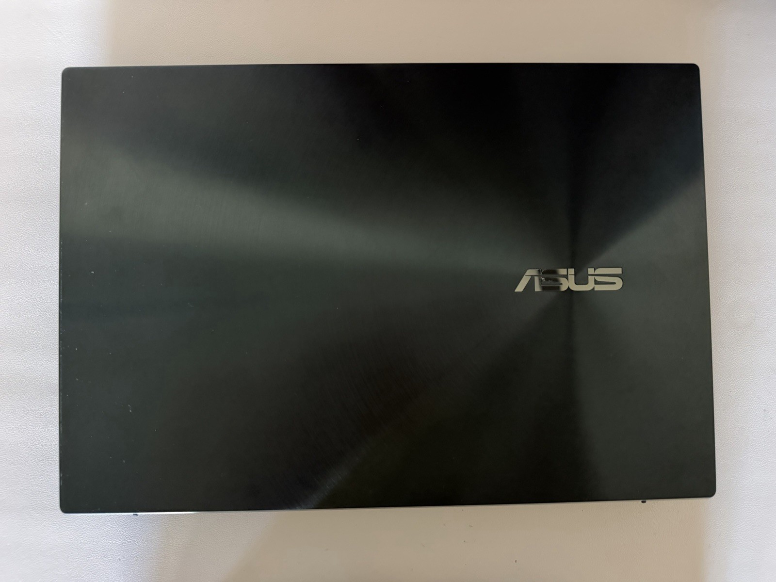Asus Zenbook Pro Duo UX581GV 15.6” Core i9 9th Gen NVIDIA GeForce RTX, 32GB, 1TB