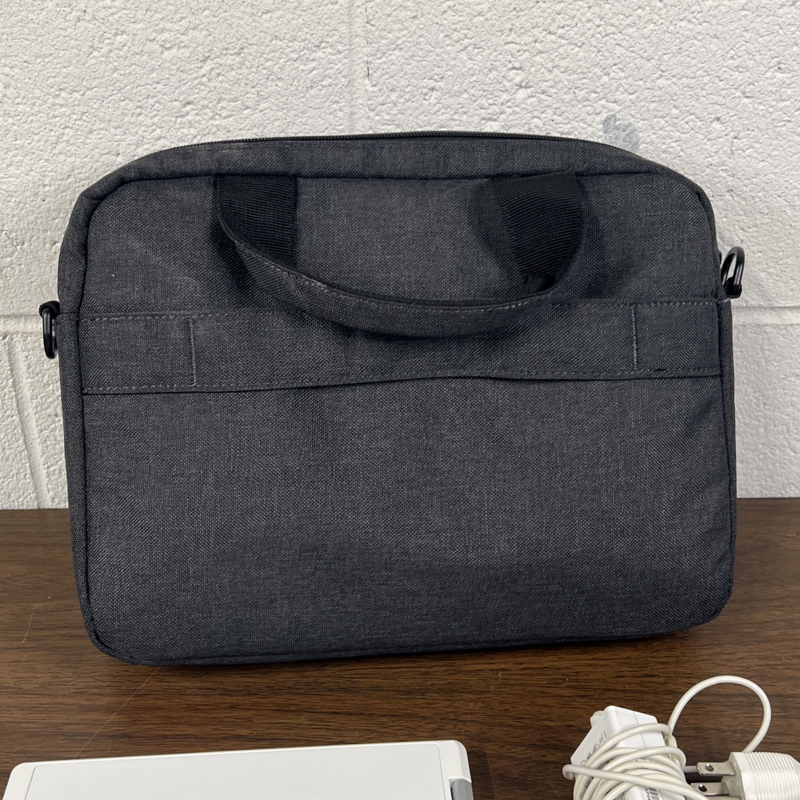 ACER CHROMEBOOK CB3-131 SERIES N15Q10 WITH CHARGER & CARRY CASE