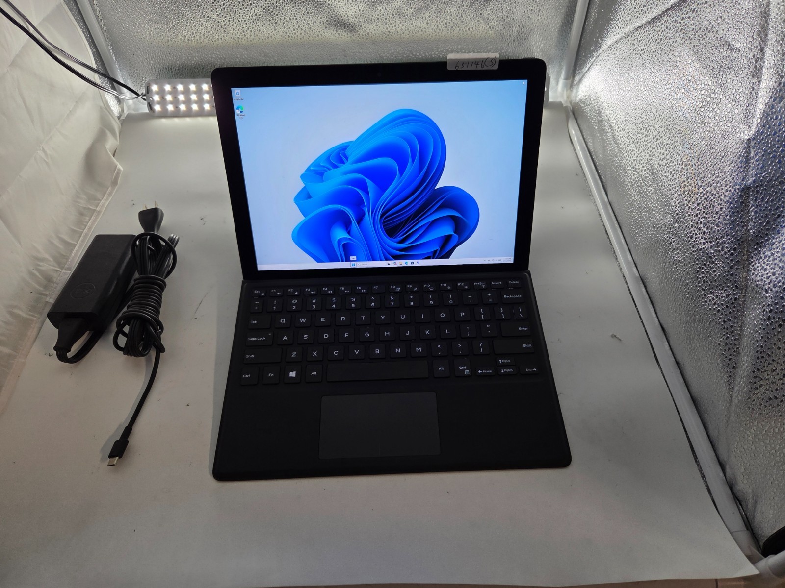 651146 Latitude5285 2in1 w/charger.i5-7300U.8GB.256GB M.2.12.3″ Touch.W11.Nice!