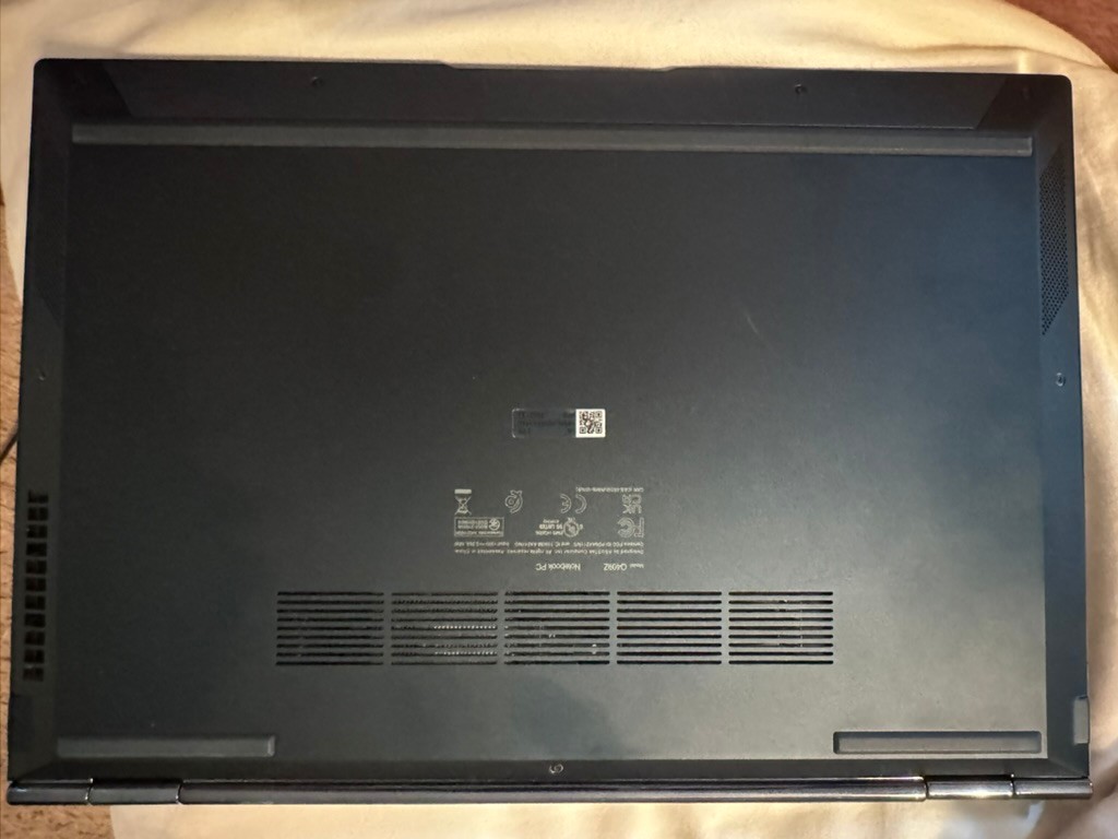 ASUS Zenbook 14 OLED Laptop 2.8K i5-1240P 8GB 256GB SSD Intel Evo Ultra Slim