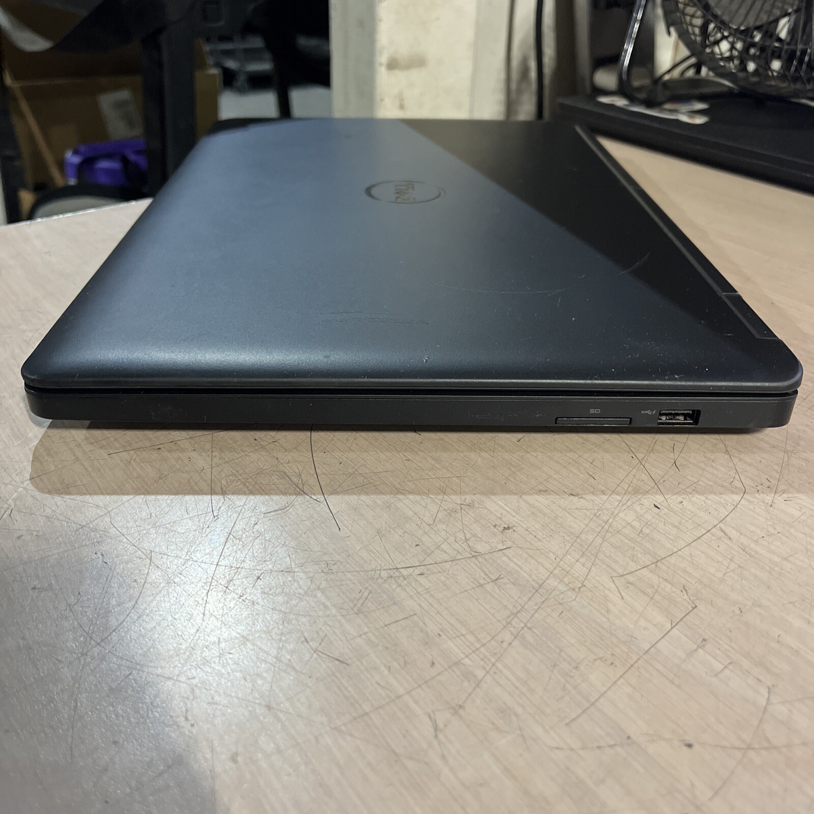 DELL LATITUDE E5550INTEL CORE I-5300U 2.30GHZ 8GB RAM NO HD