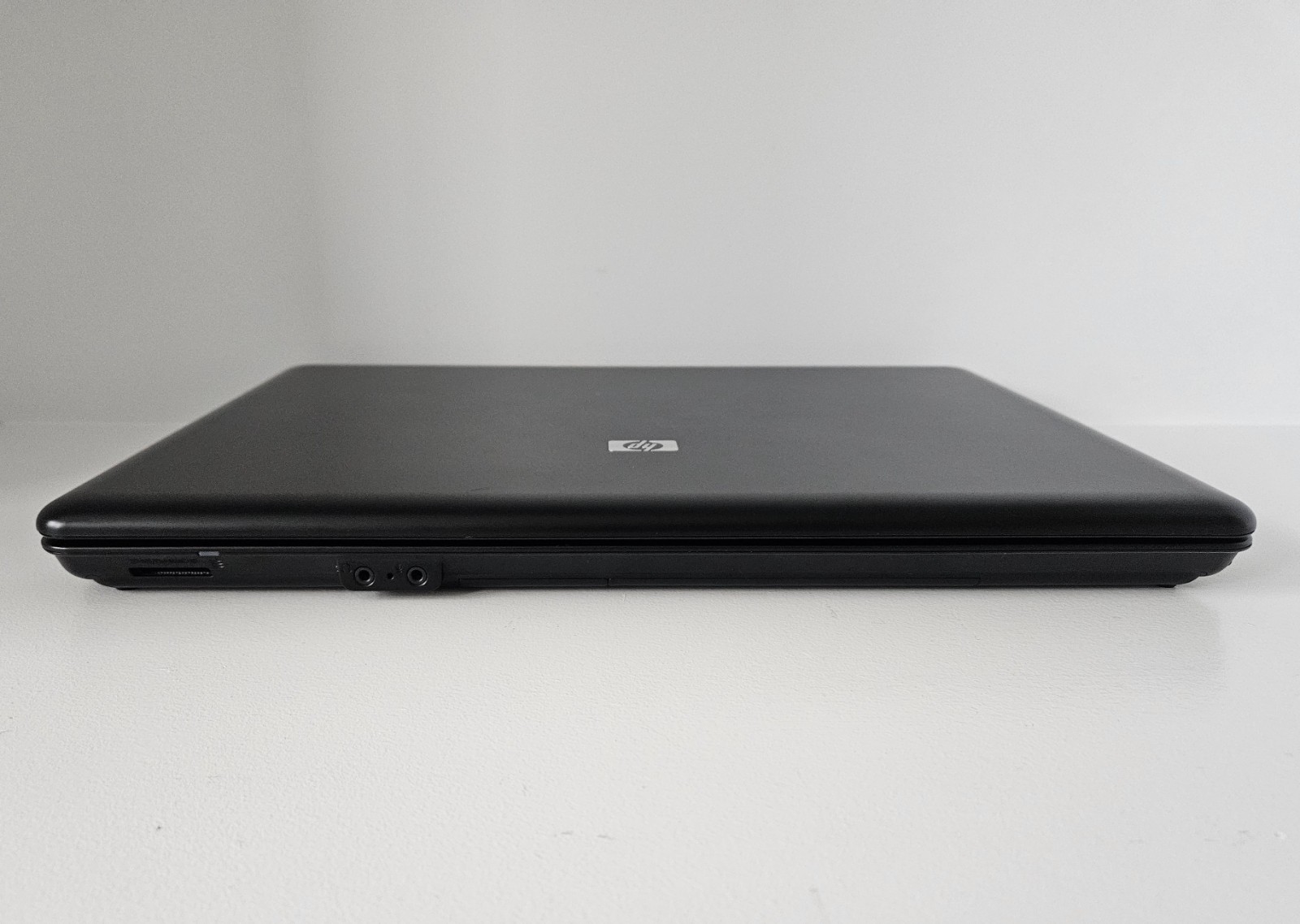 HP Compaq 6830s 17″ Laptop Intel Core 2 Duo P8400 2.26GHz 4GB RAM *No HDD/OS*