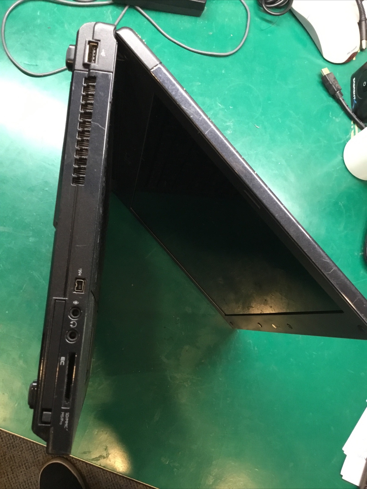 Dell Vostro 1310, 3GB RAM, 300GB Hard Drive, Intel Core 2 Duo T5670, Win 10 – D2