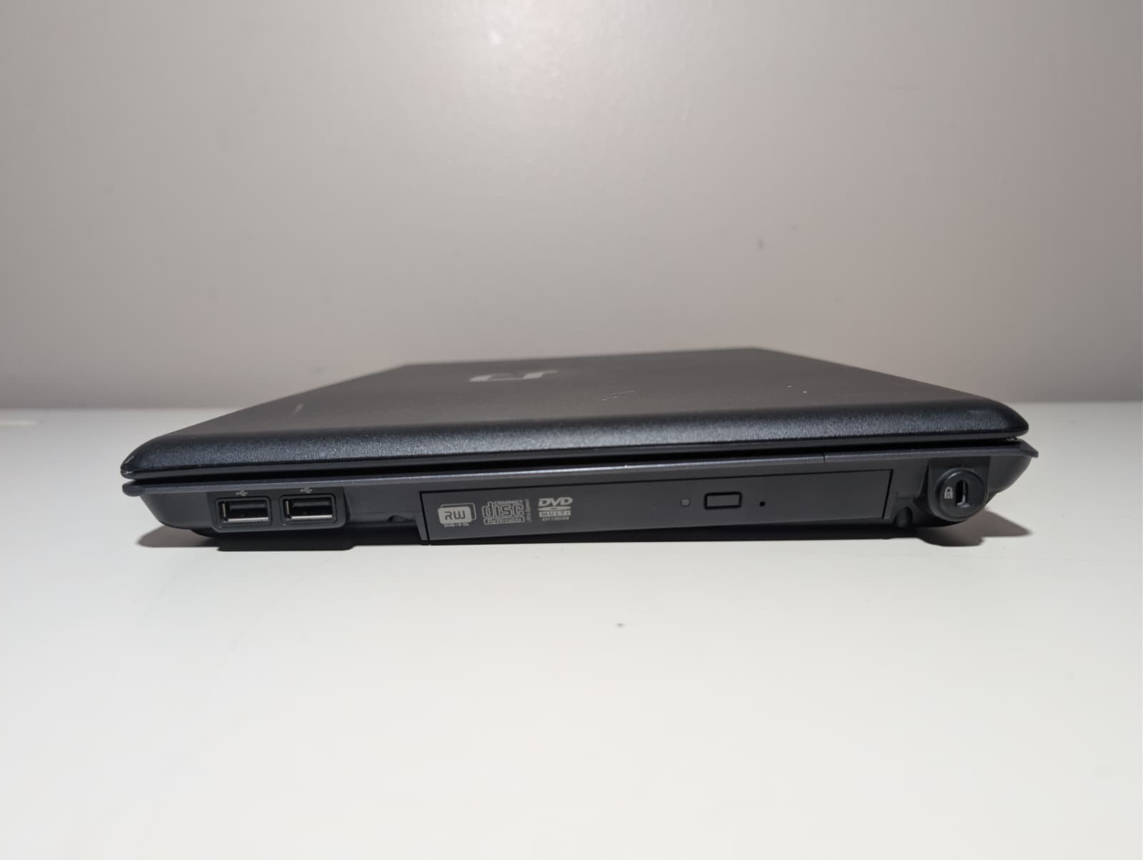 15″ HP Compaq C700 | Pentium T2310 1GB RAM 120GB HDD | Win XP Pro 32-Bit DVD-RW