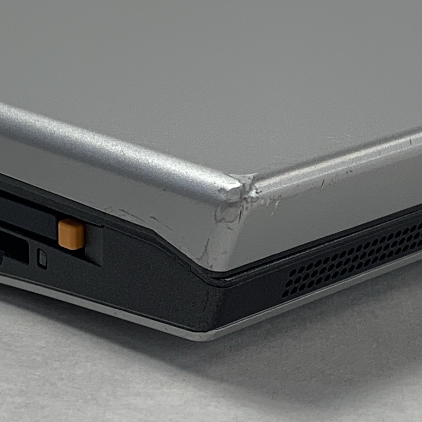 Lenovo 3000 C200 Intel Pentium T2060 1.60GHz 1GB RAM 15″ No Battery No HDD No OS