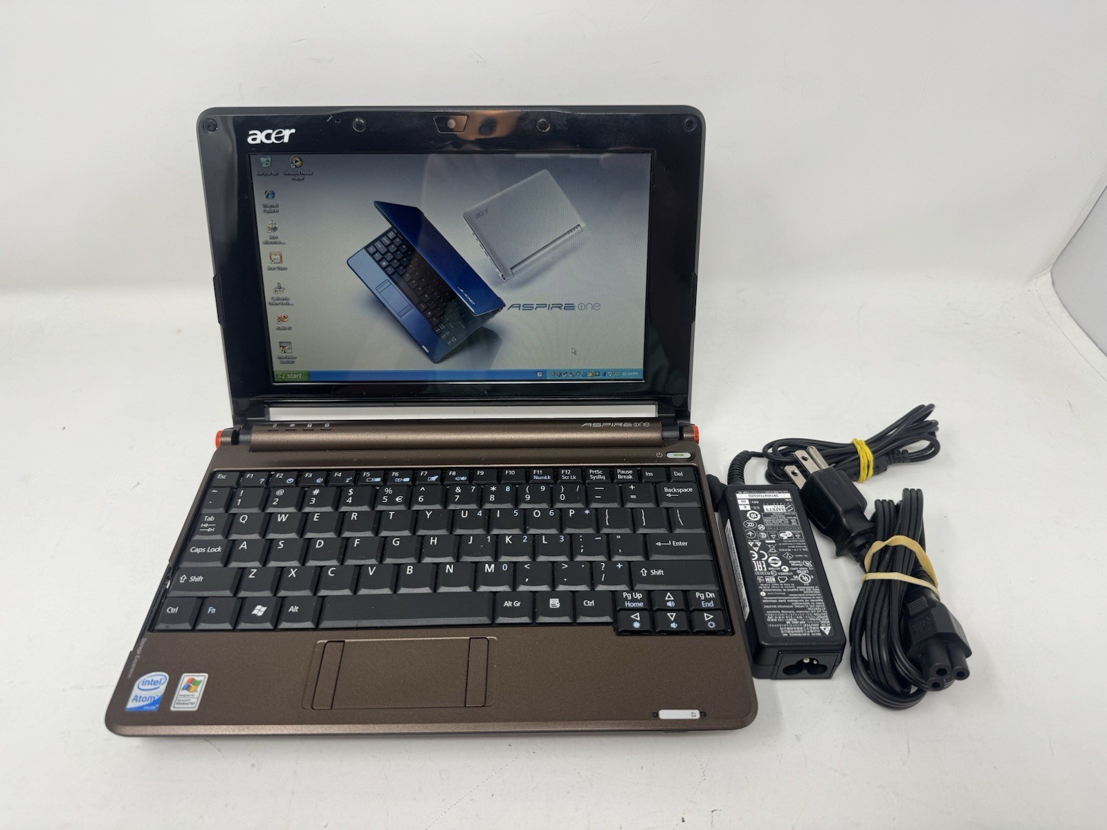Acer Aspire One Series ZG5 Intel Atom 1.60GHz Brown Netbook Laptop With Charger