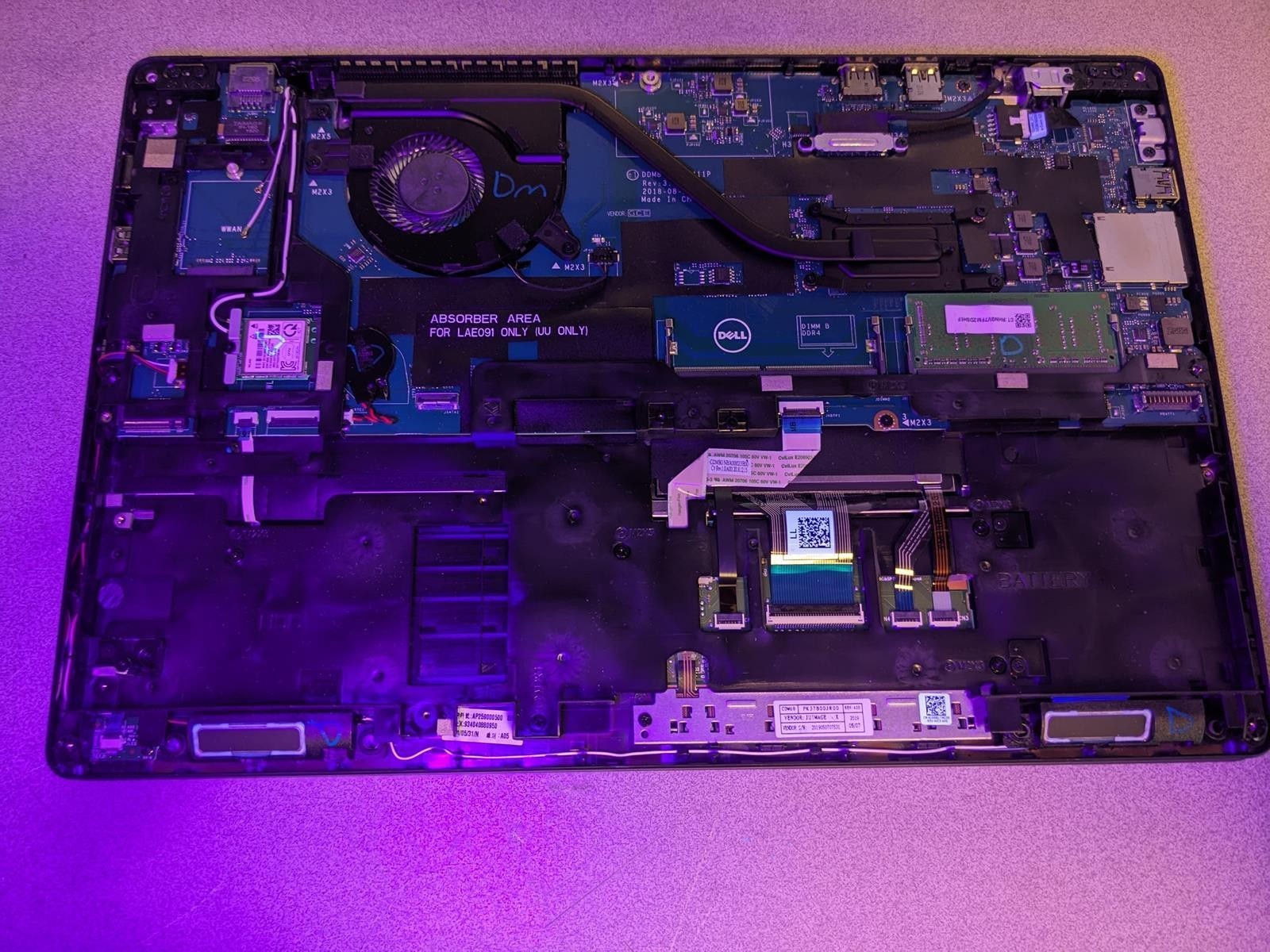 DELL LATITUDE 5590 i5-8250U @ 1.60GHz, 4GB RAM, NO HDD/OS